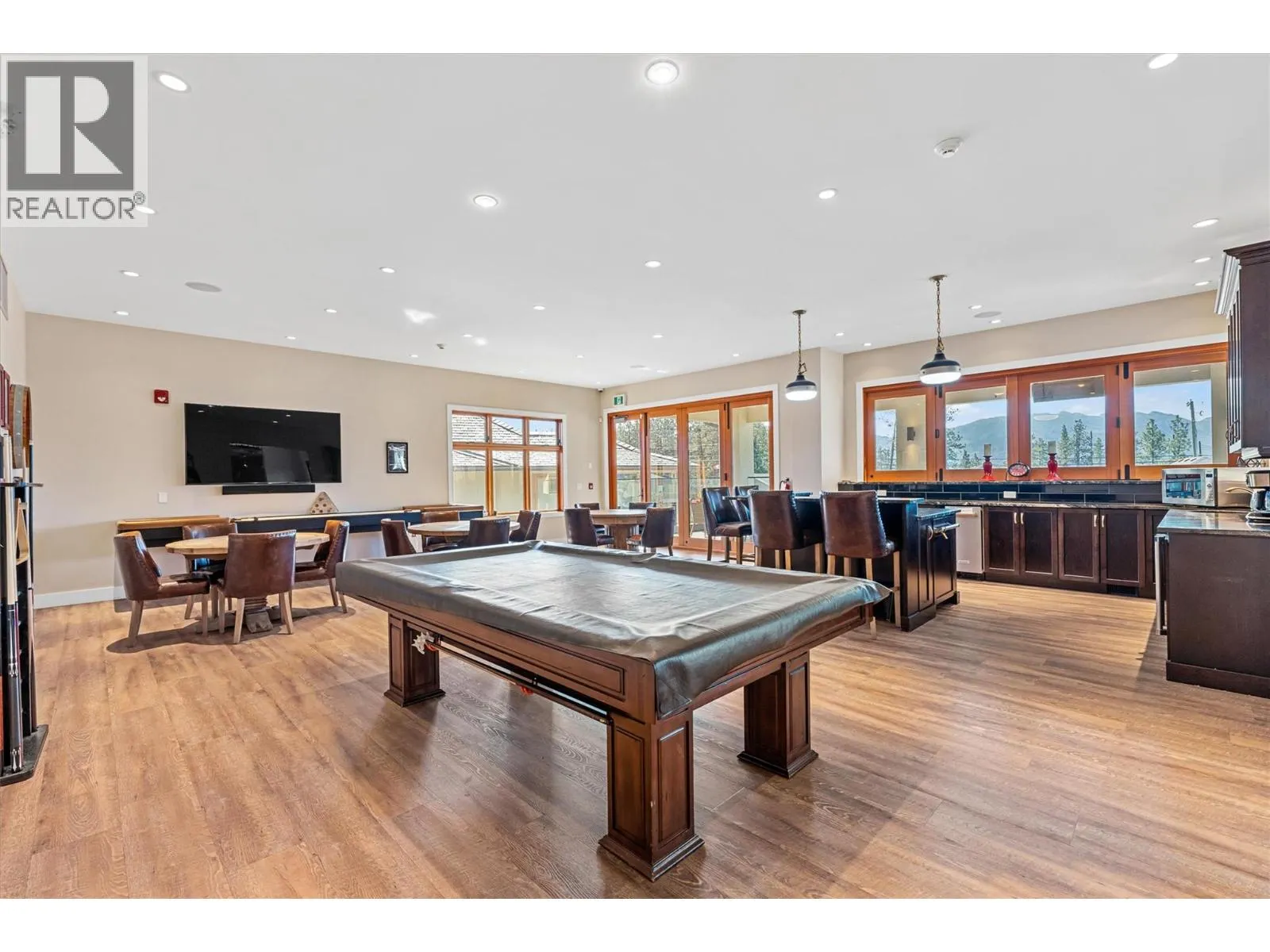 3405 Ironwood Drive