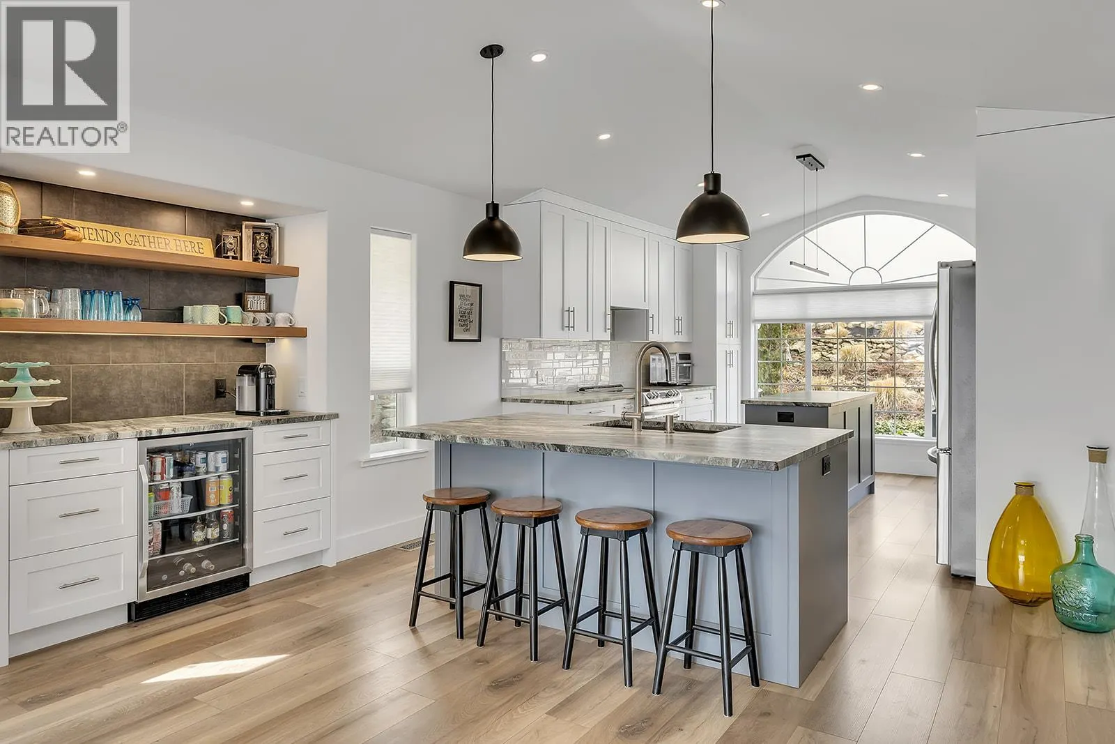 1405 Menu Road