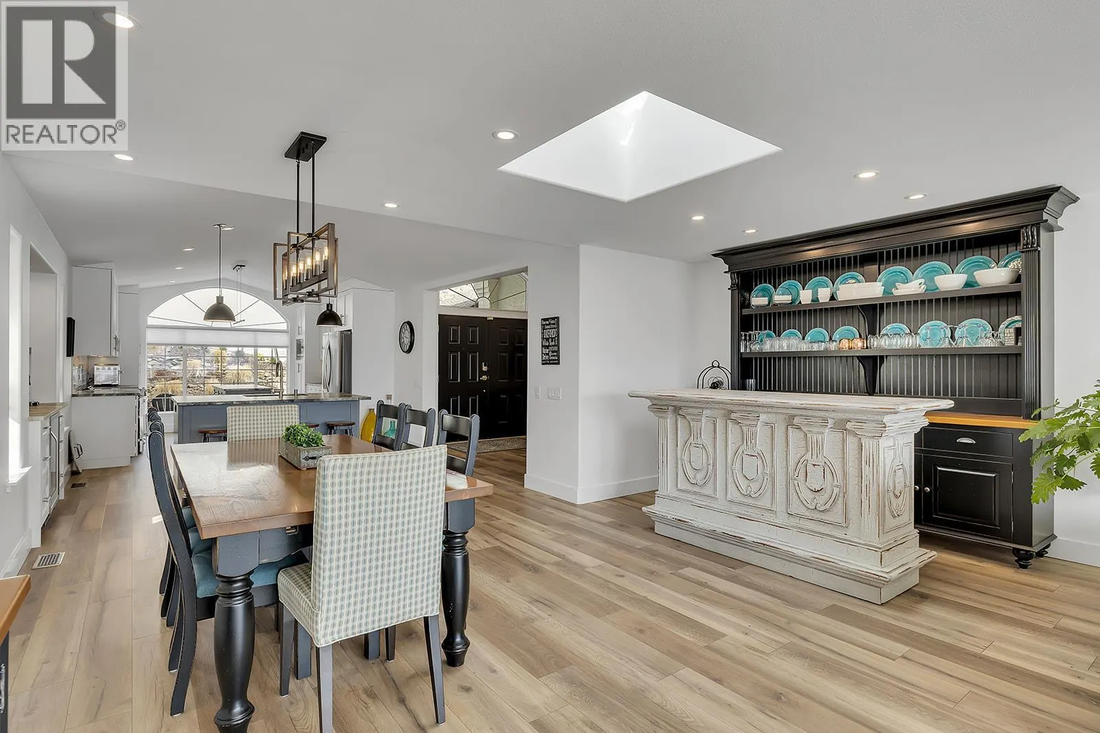 1405 Menu Road