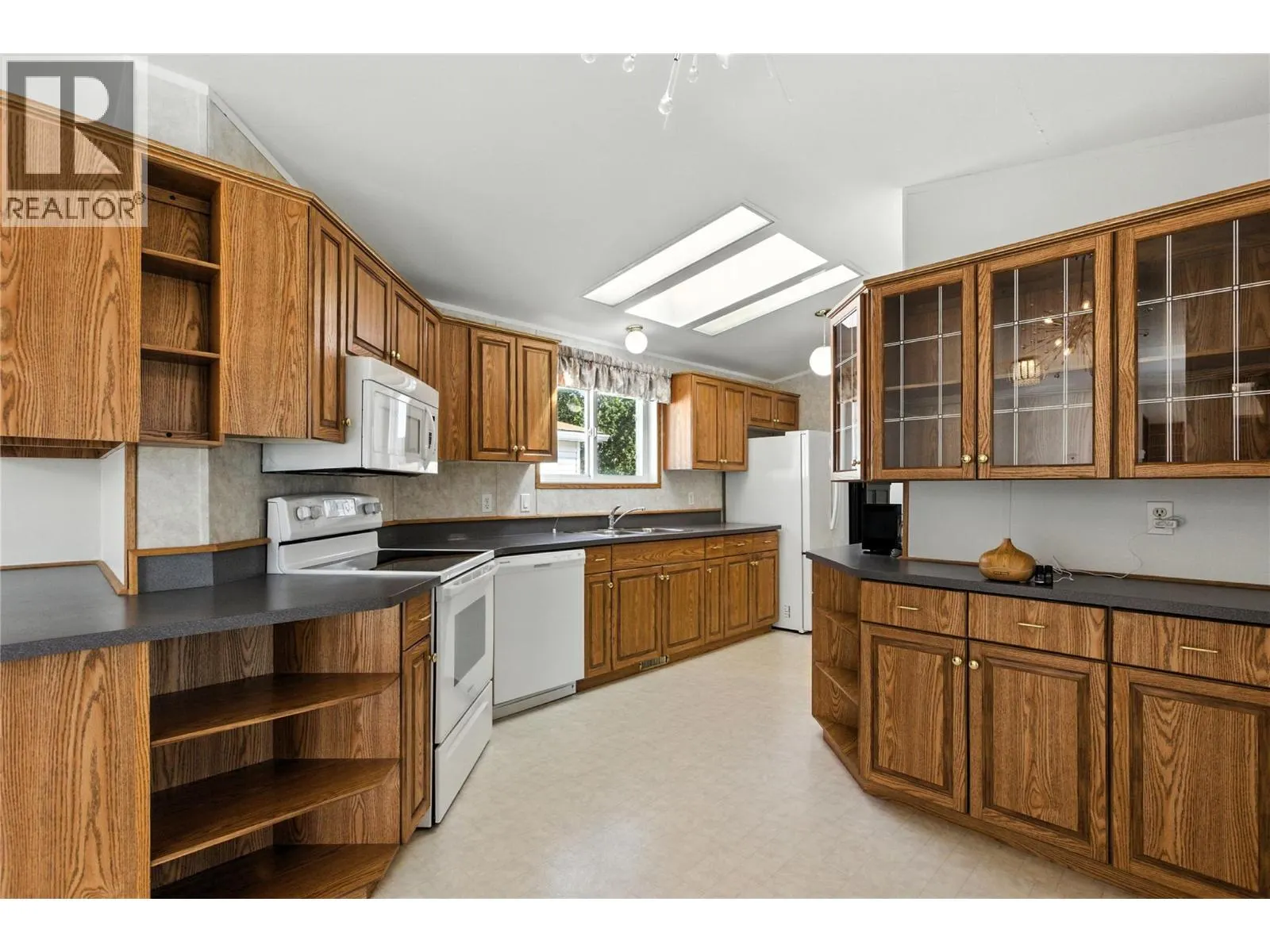 310 AMETHYST Court