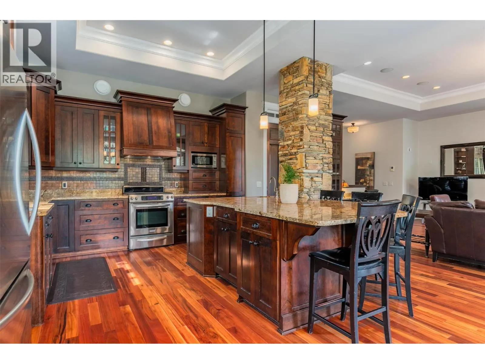 807 White Tail Drive