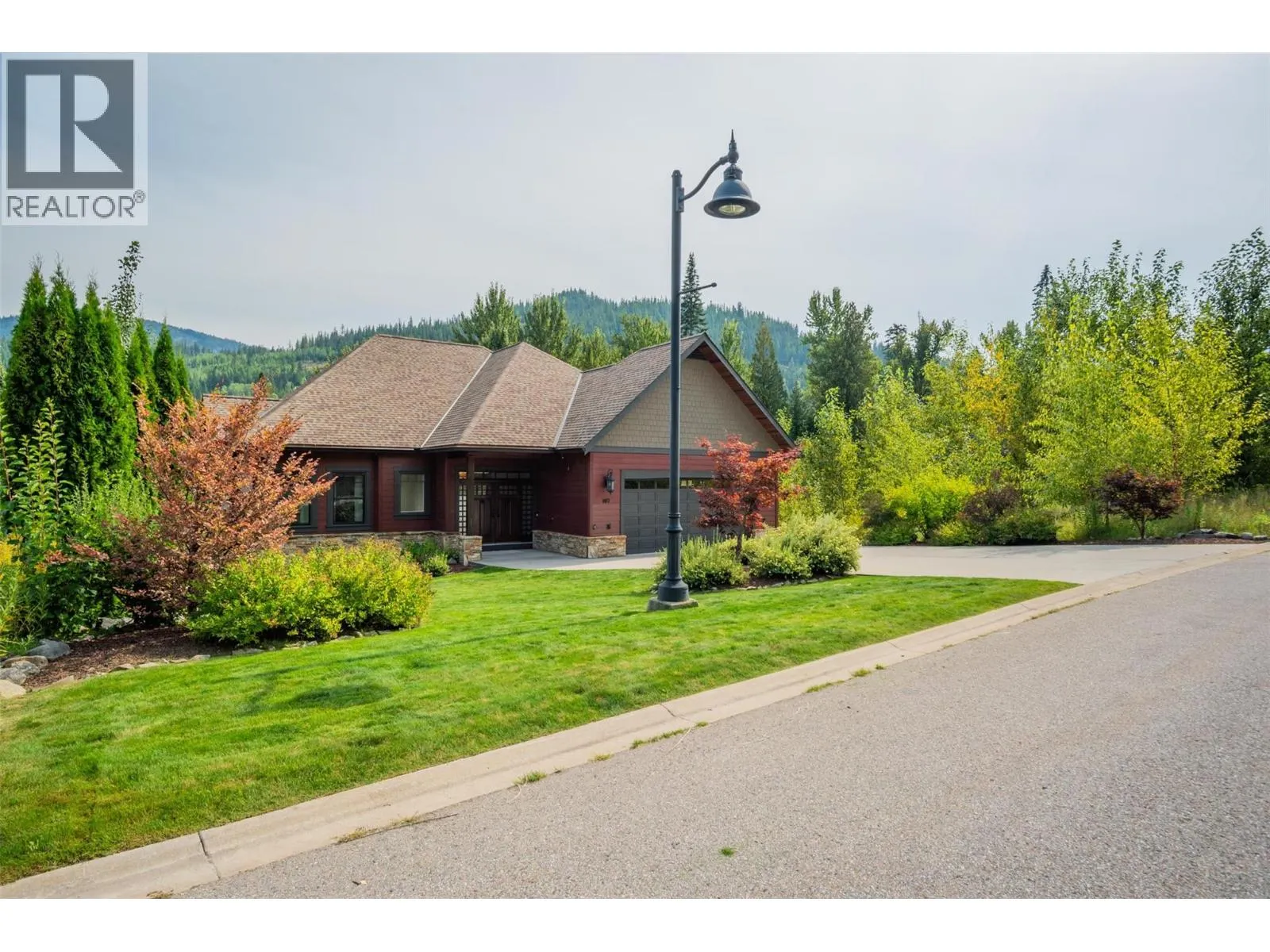 807 White Tail Drive