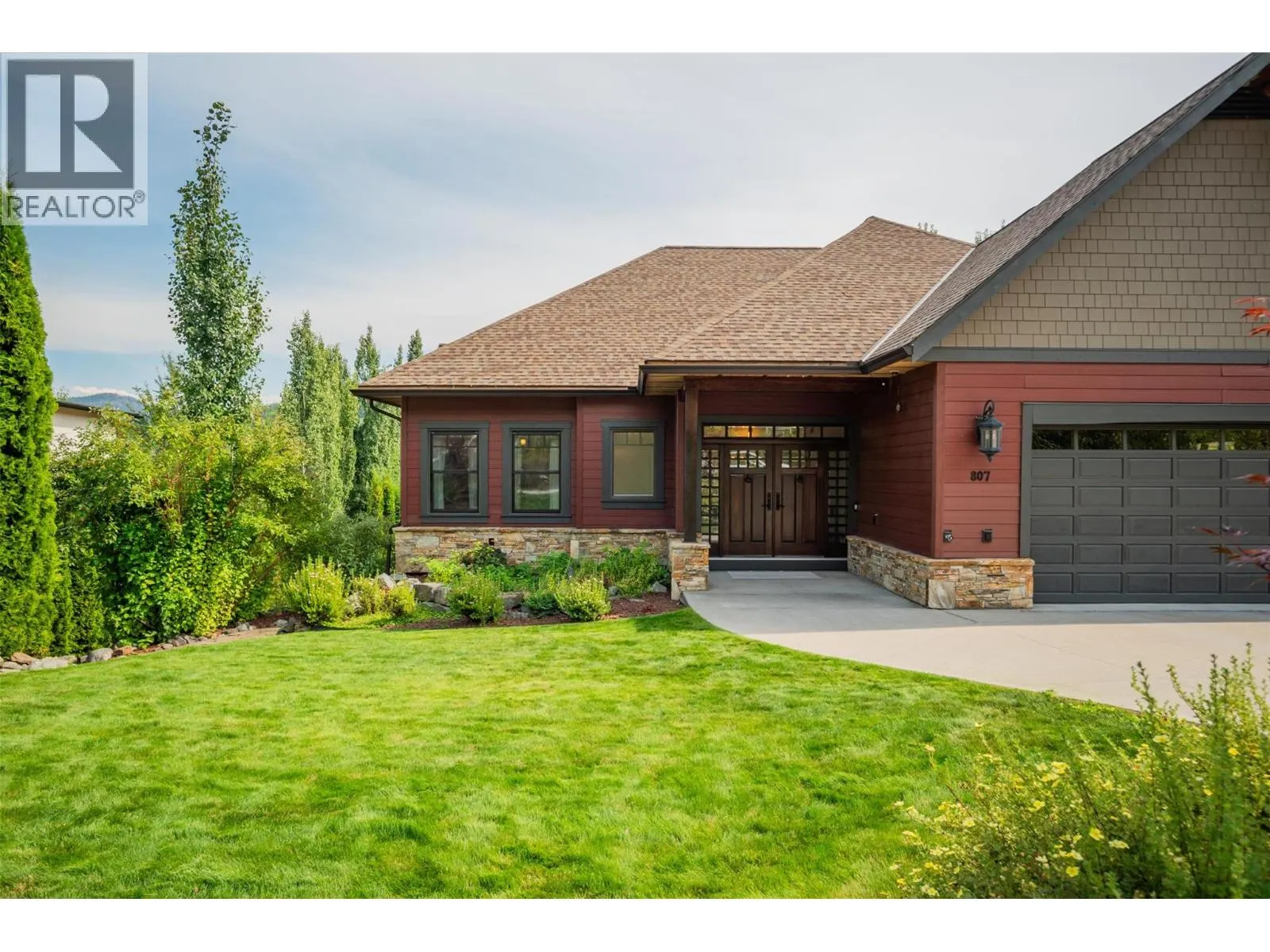 807 White Tail Drive