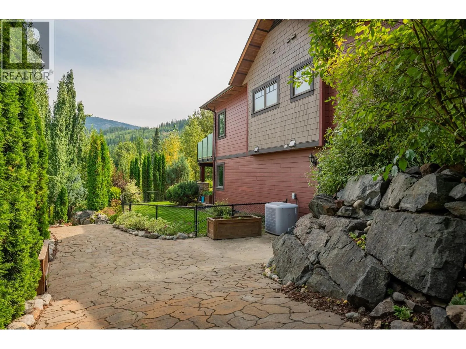 807 White Tail Drive