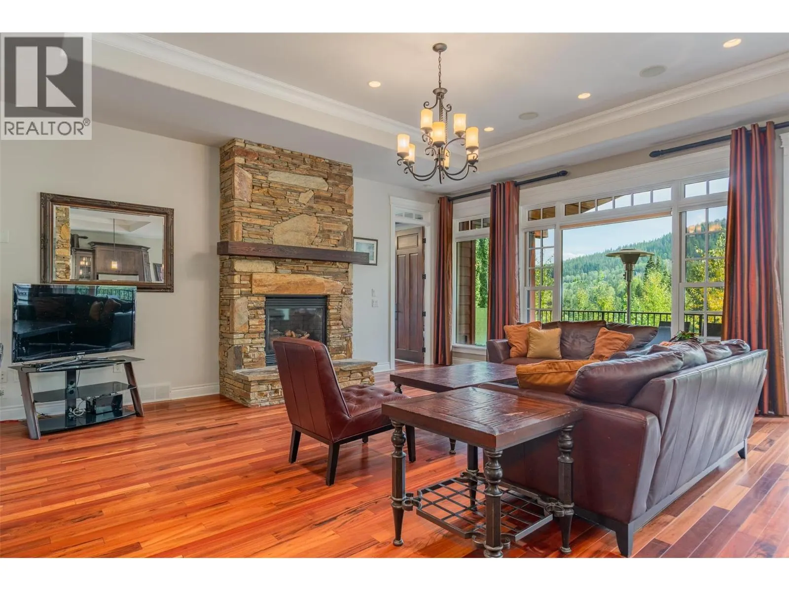 807 White Tail Drive