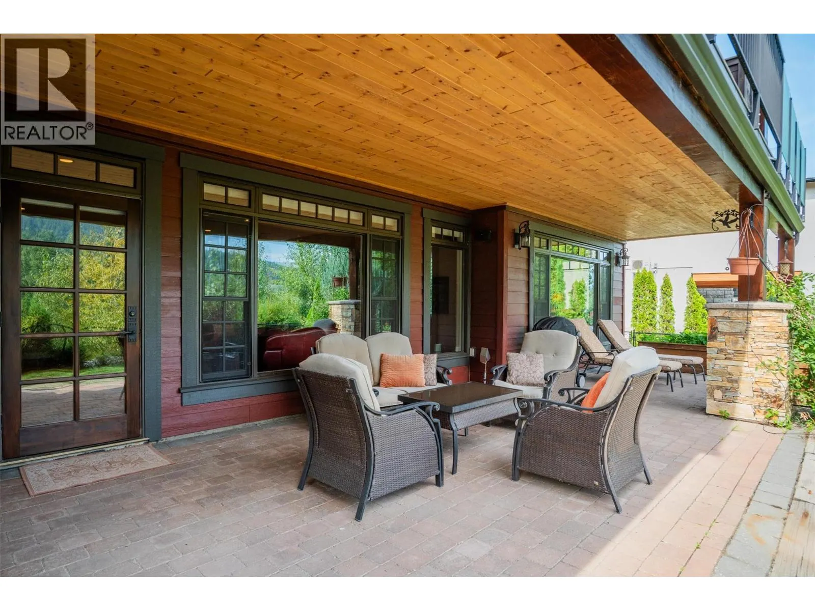 807 White Tail Drive