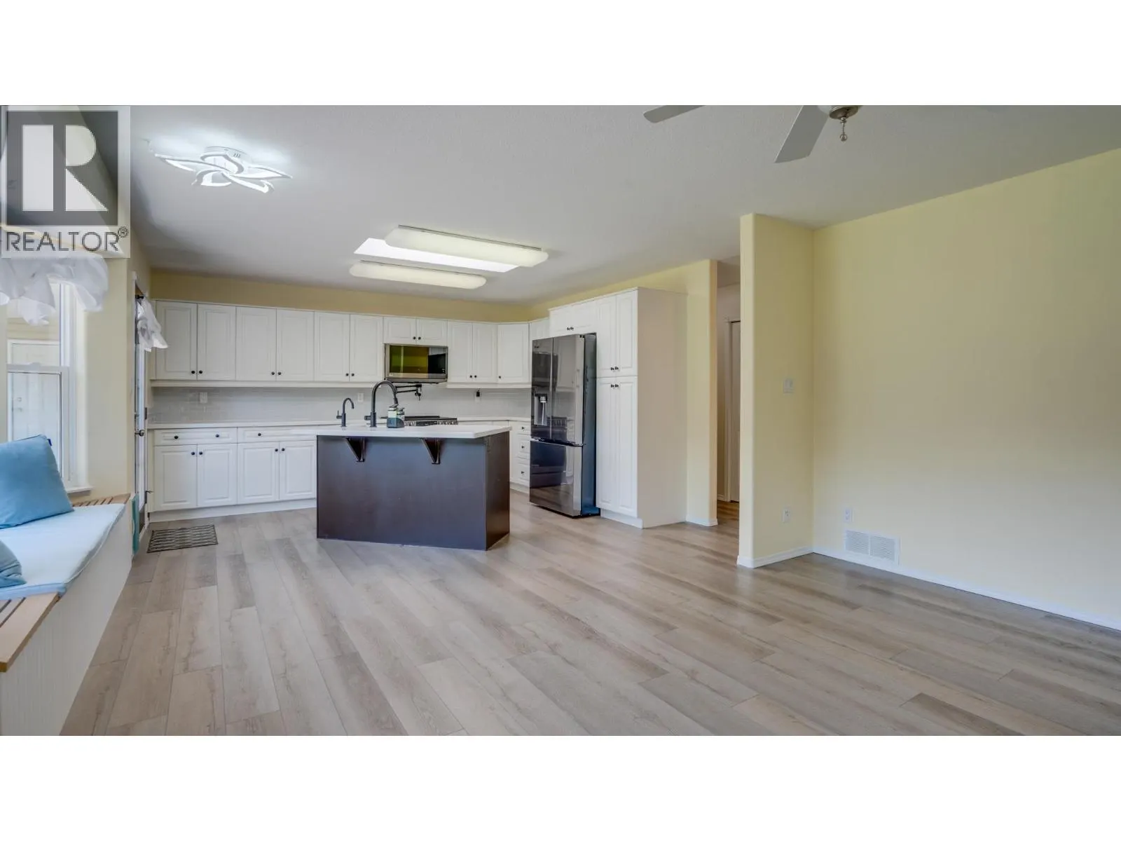 653 6th Street