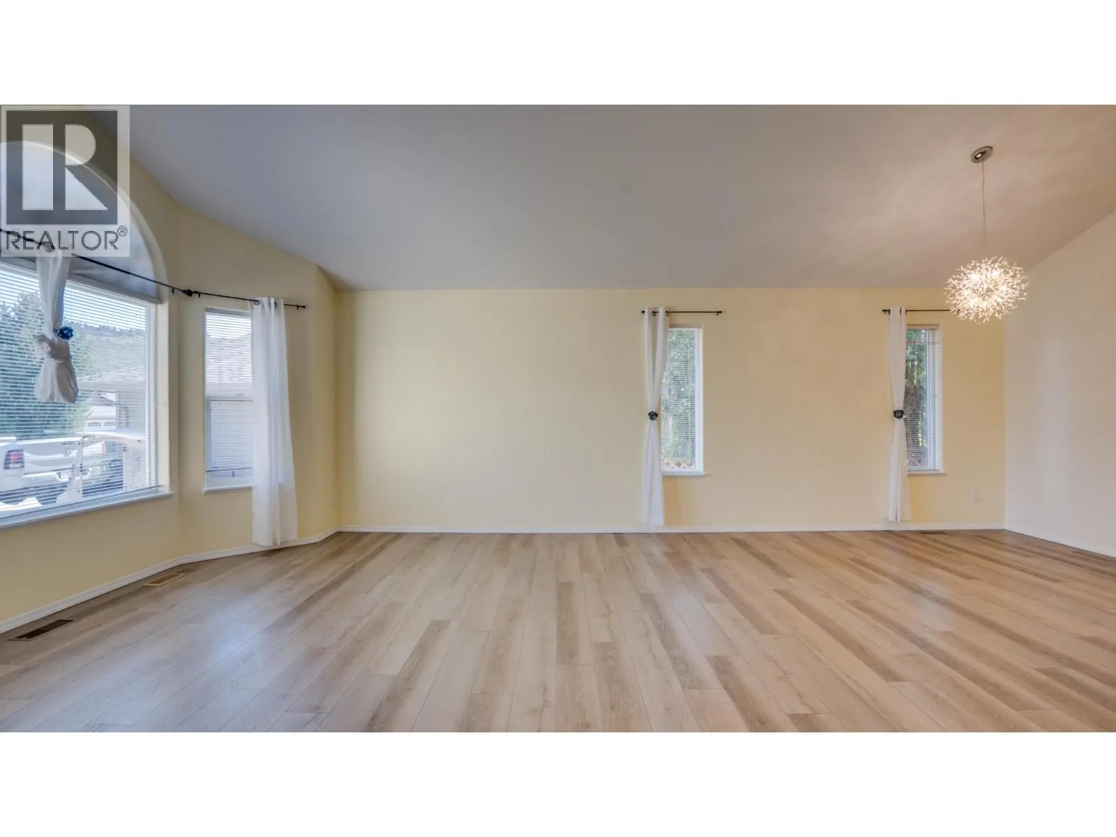 653 6th Street
