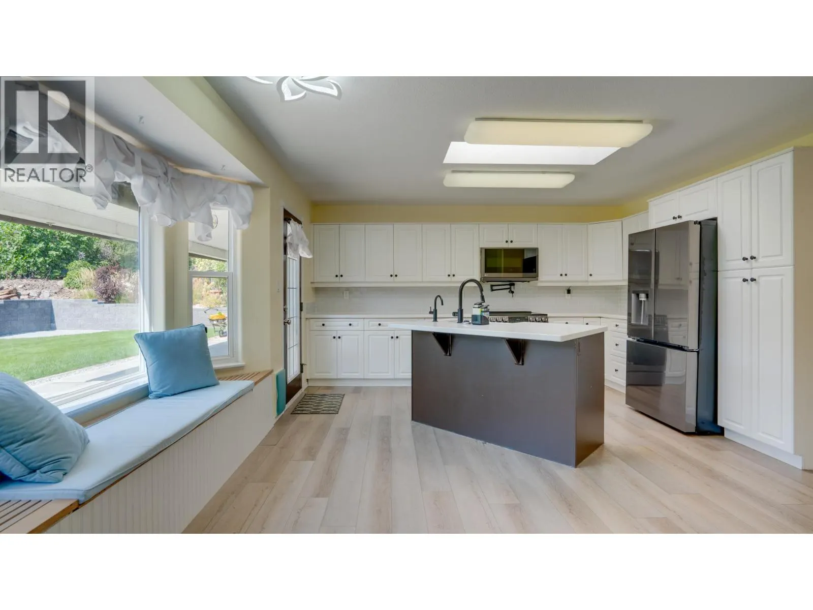 653 6th Street