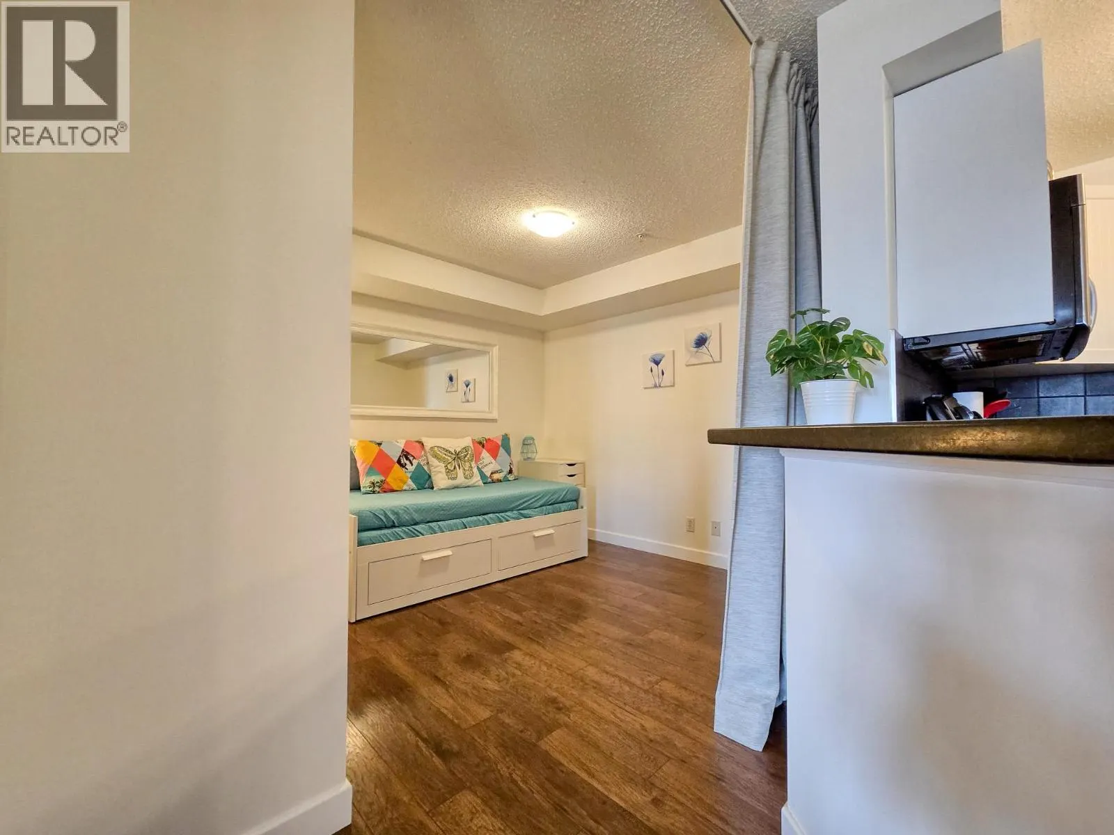 205 Third Avenue Unit# 1306