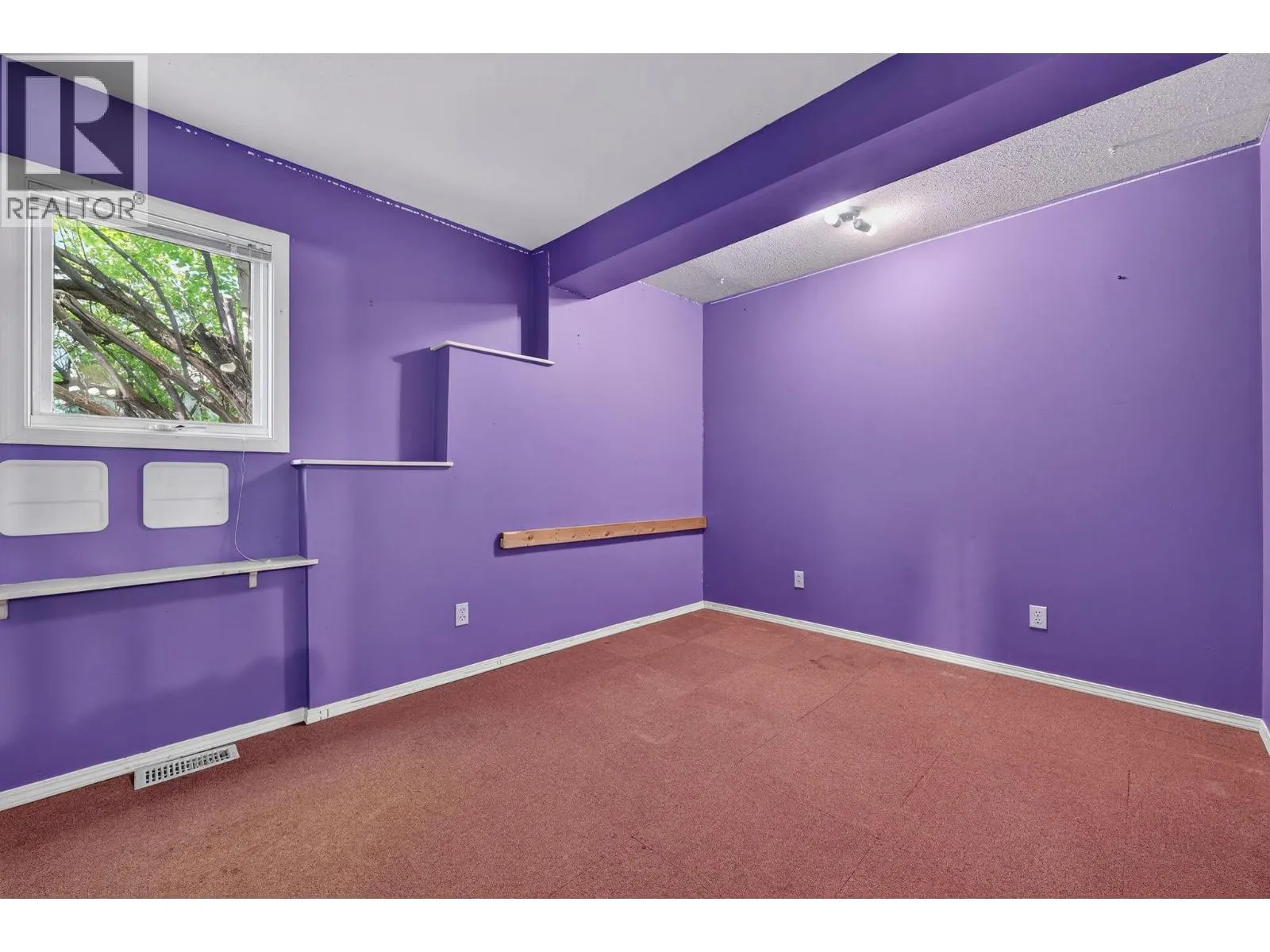 3715 Lornell Crescent