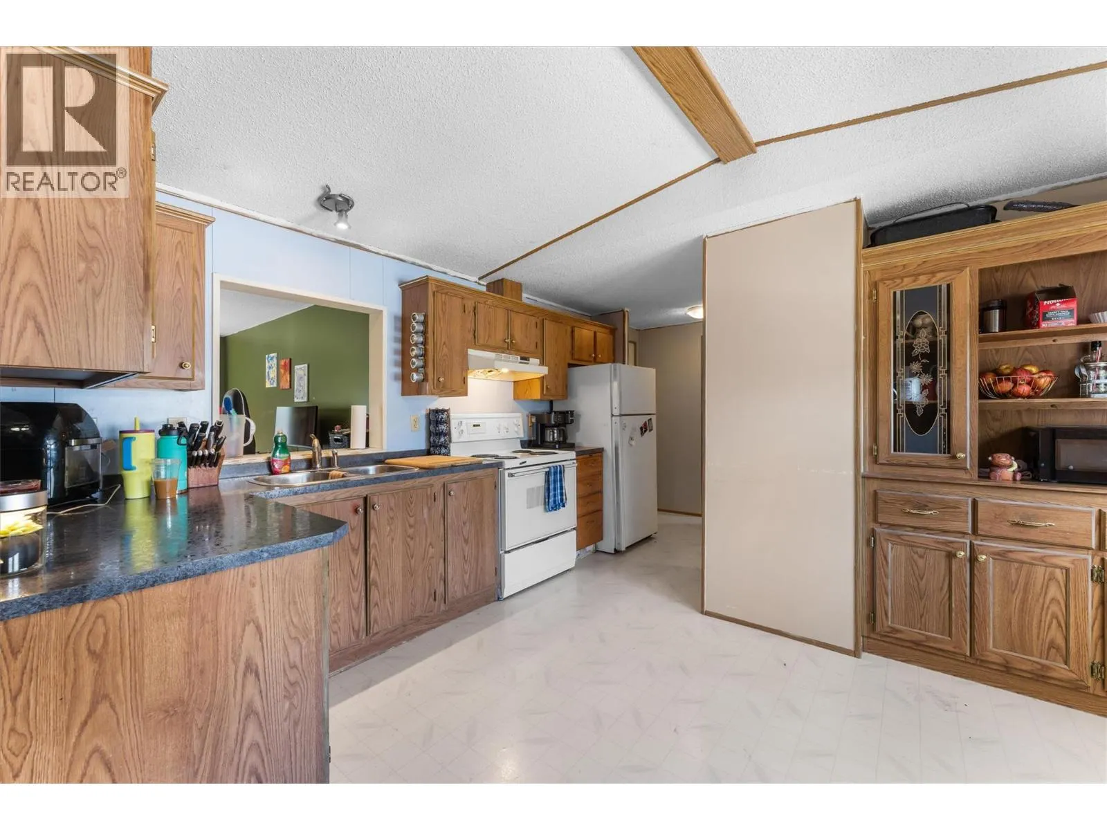 3381 Village Green Way Unit# 28
