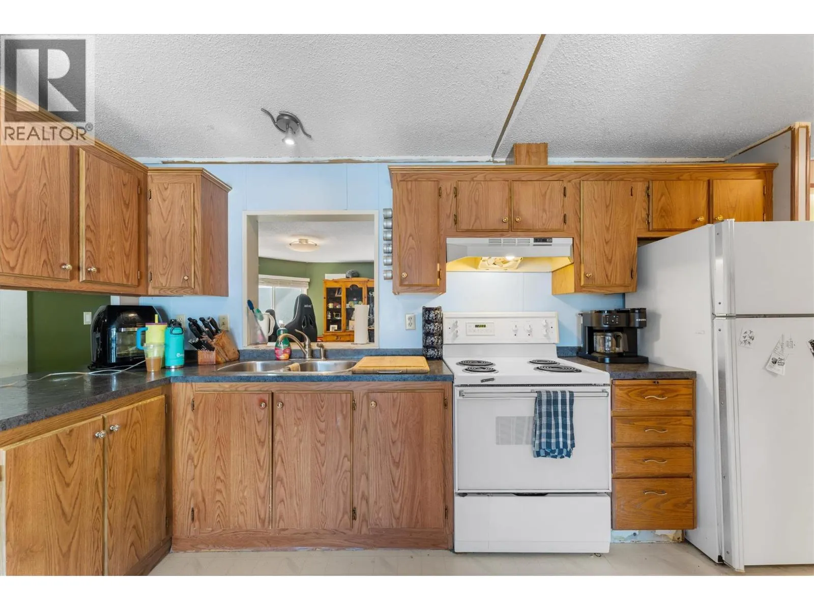 3381 Village Green Way Unit# 28