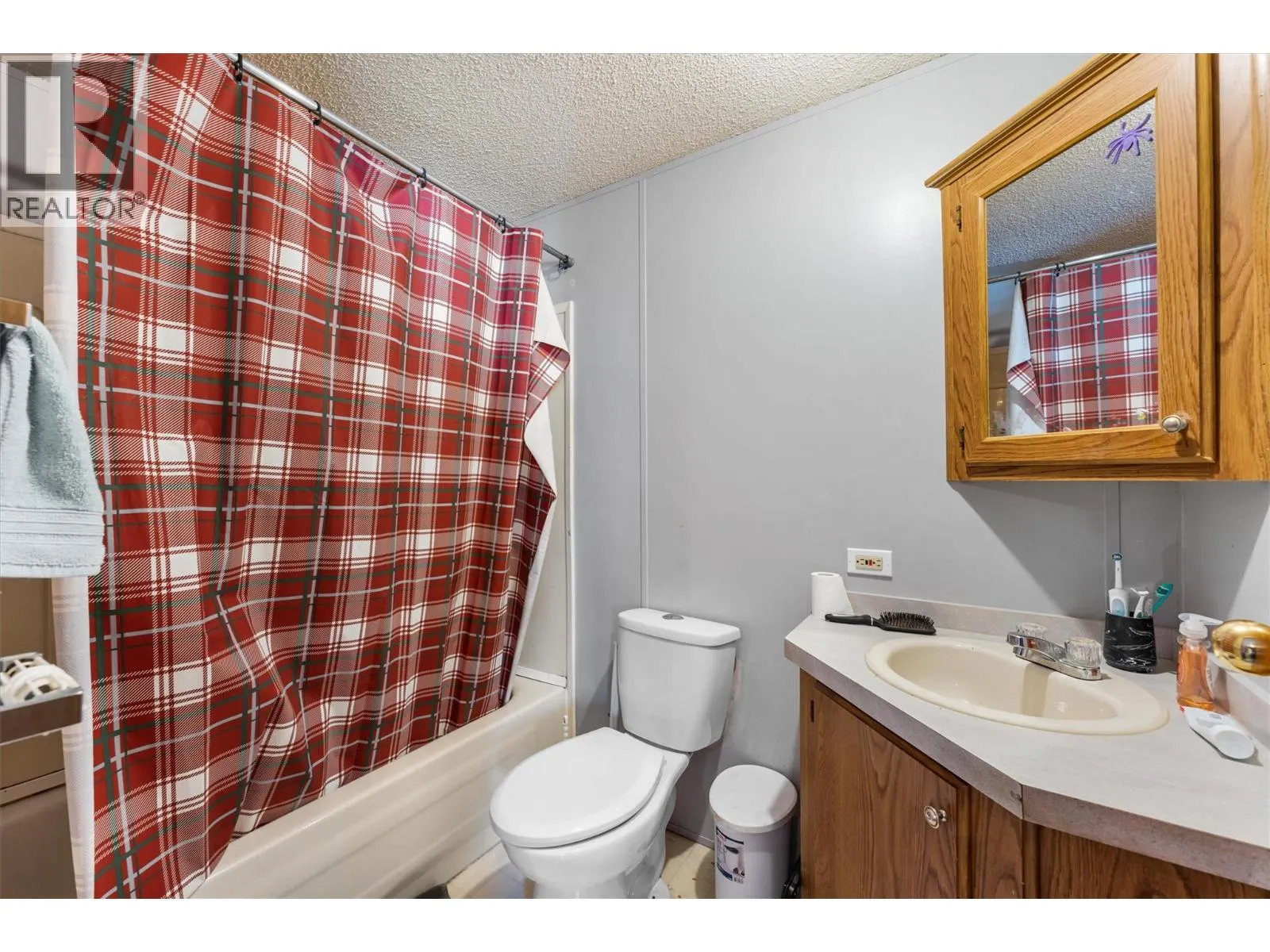 3381 Village Green Way Unit# 28
