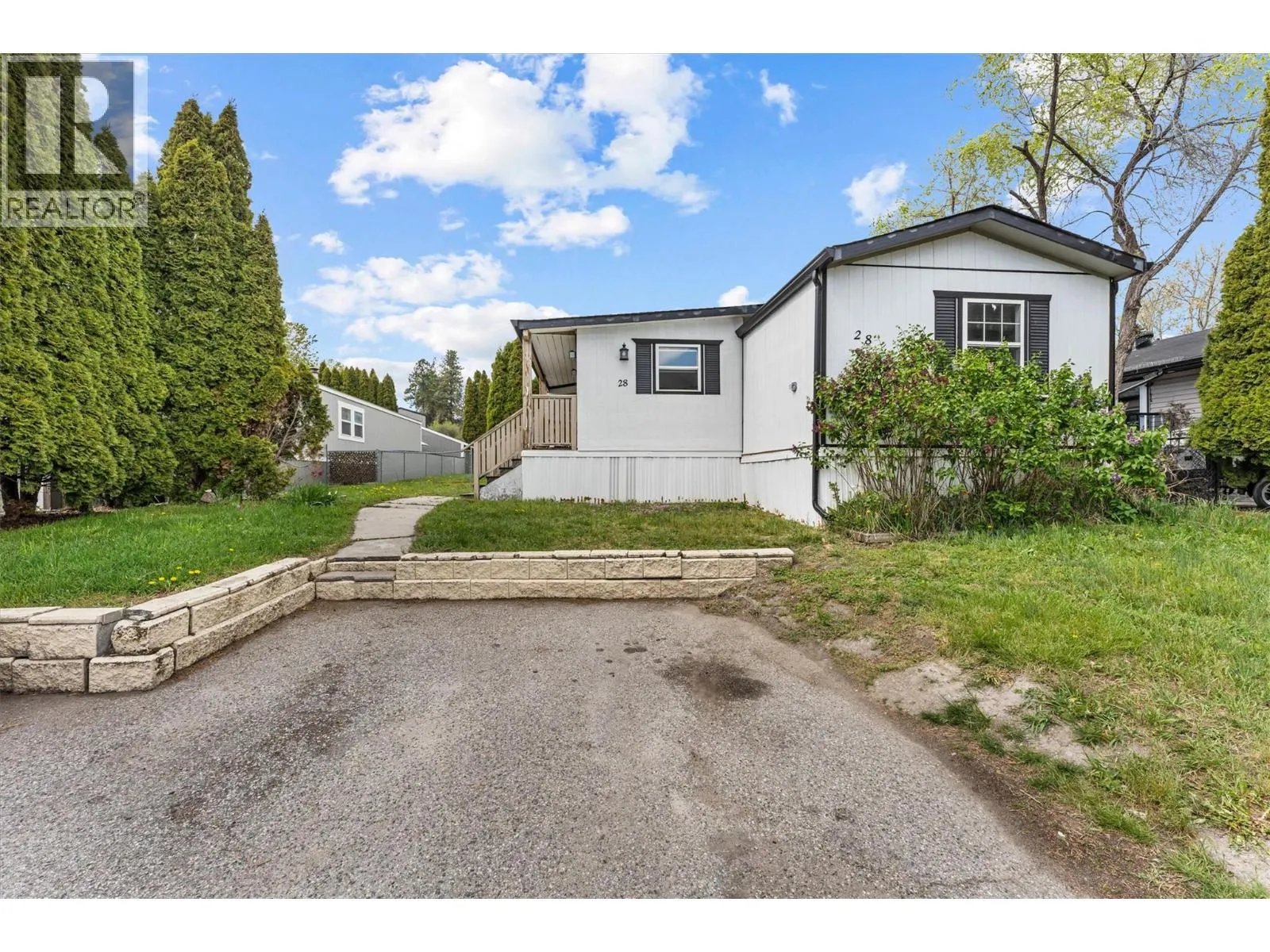 3381 Village Green Way Unit# 28