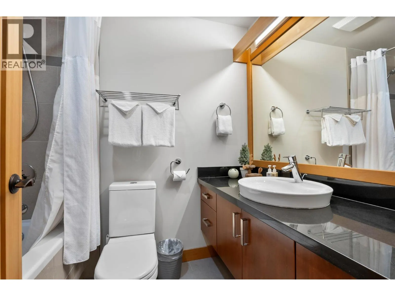 3270 Village Way Unit# 403