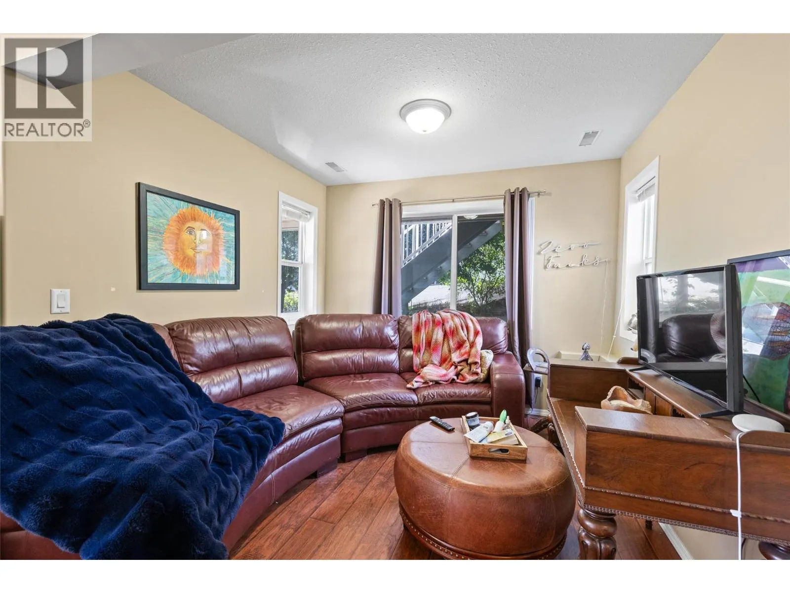 2171 Amundsen Road