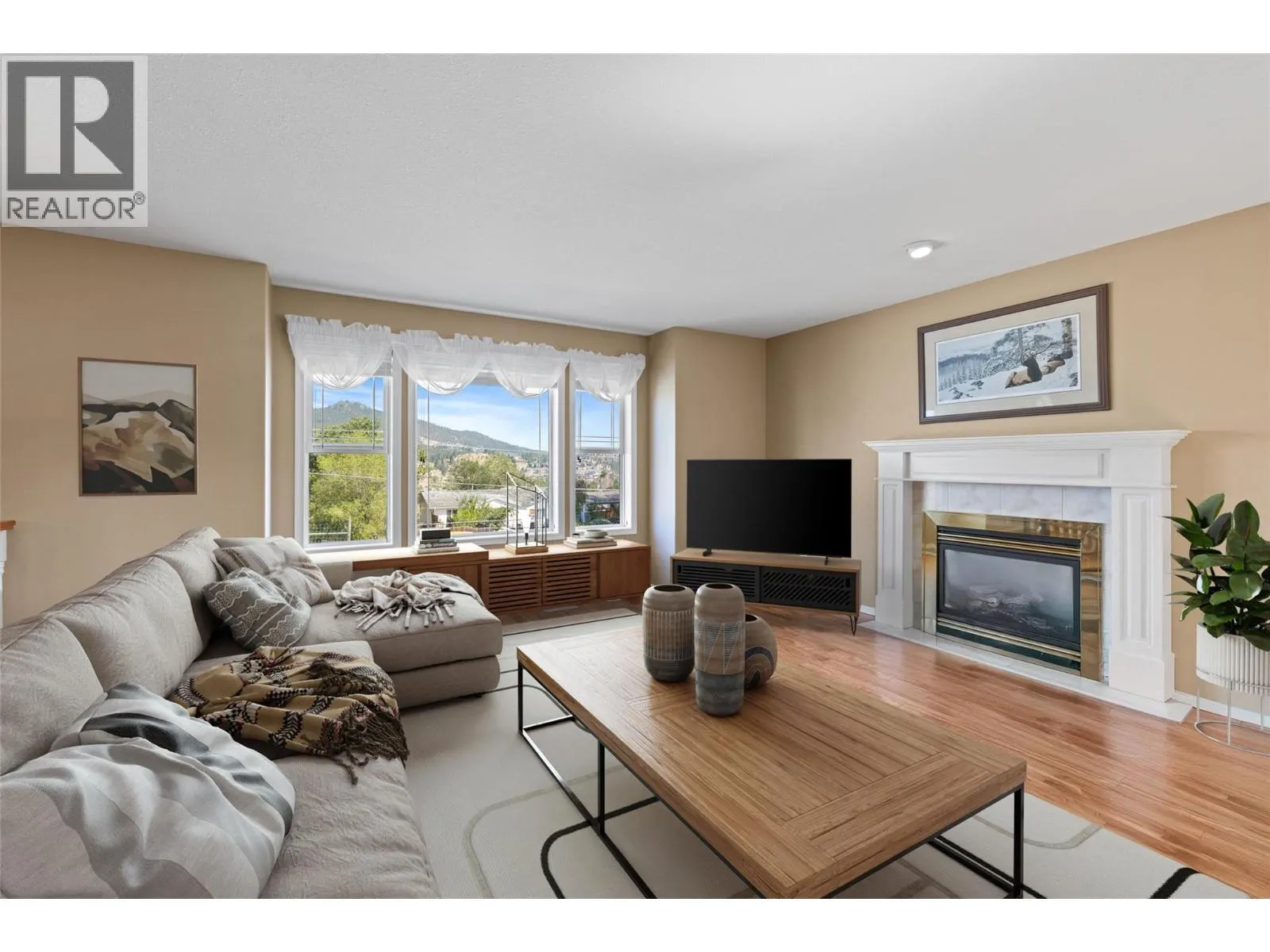 2171 Amundsen Road