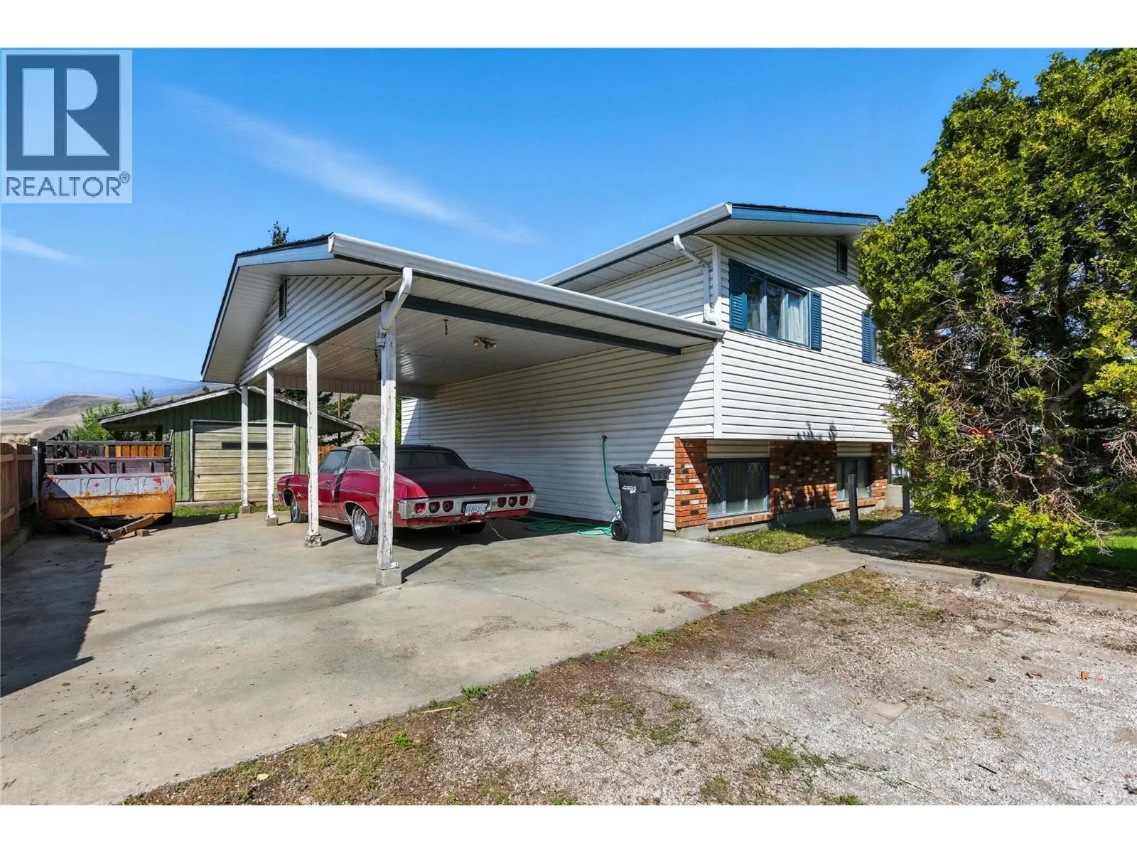 242 Cliff Crescent
