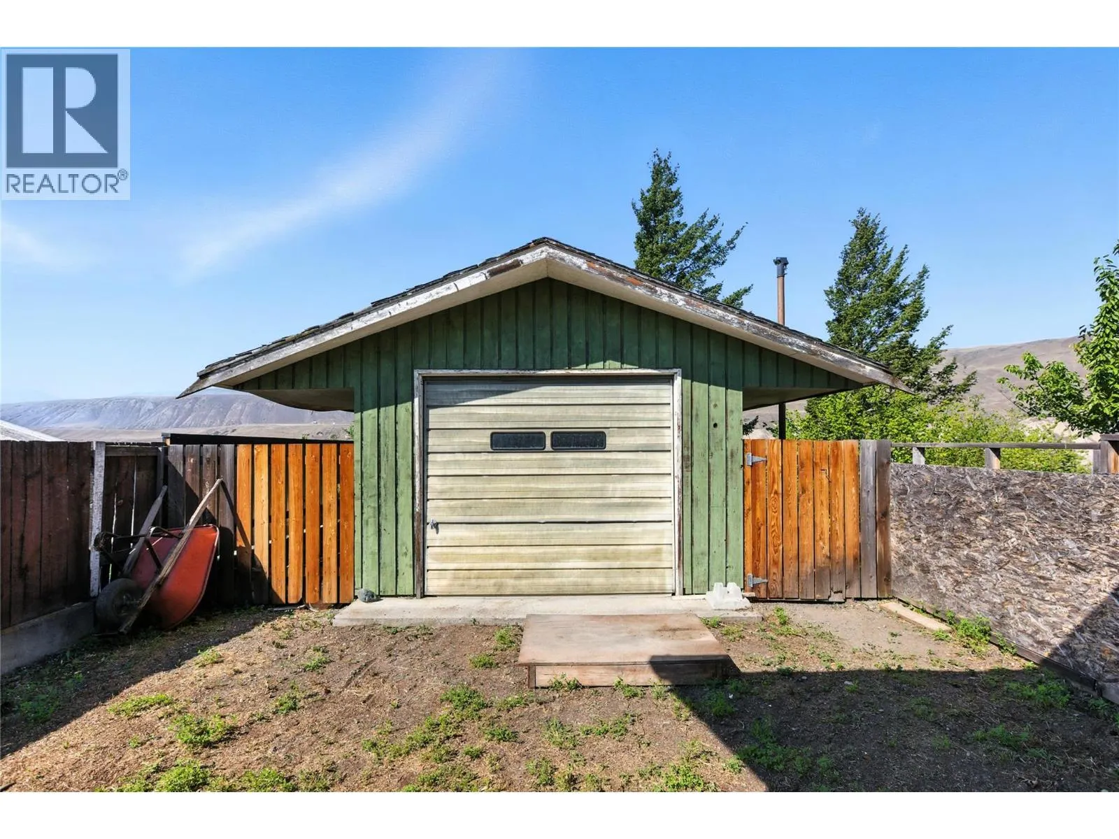 242 Cliff Crescent
