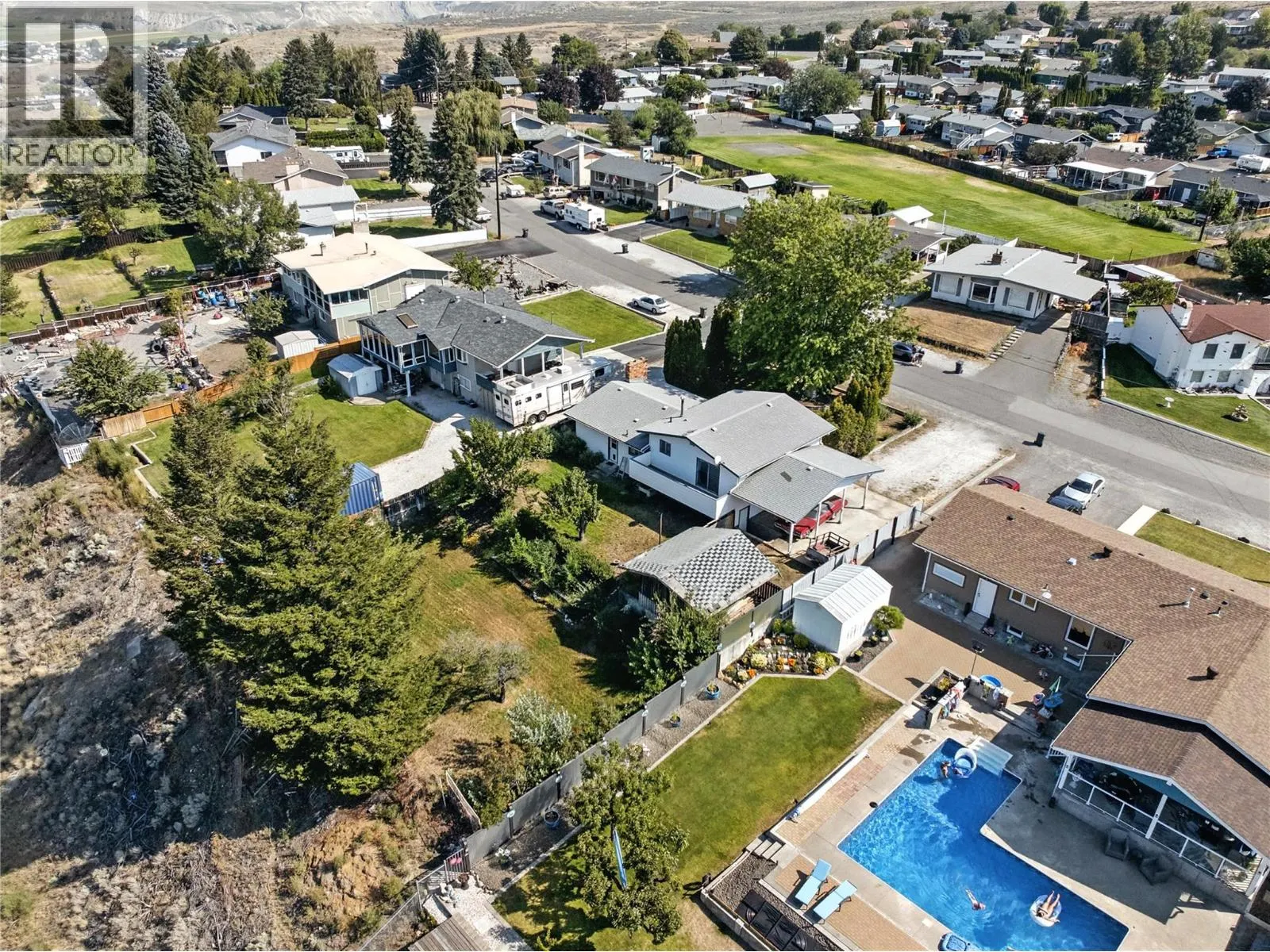242 Cliff Crescent