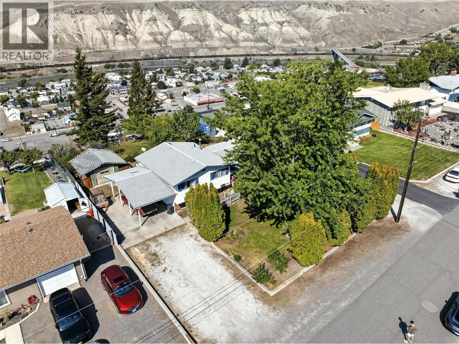 242 Cliff Crescent