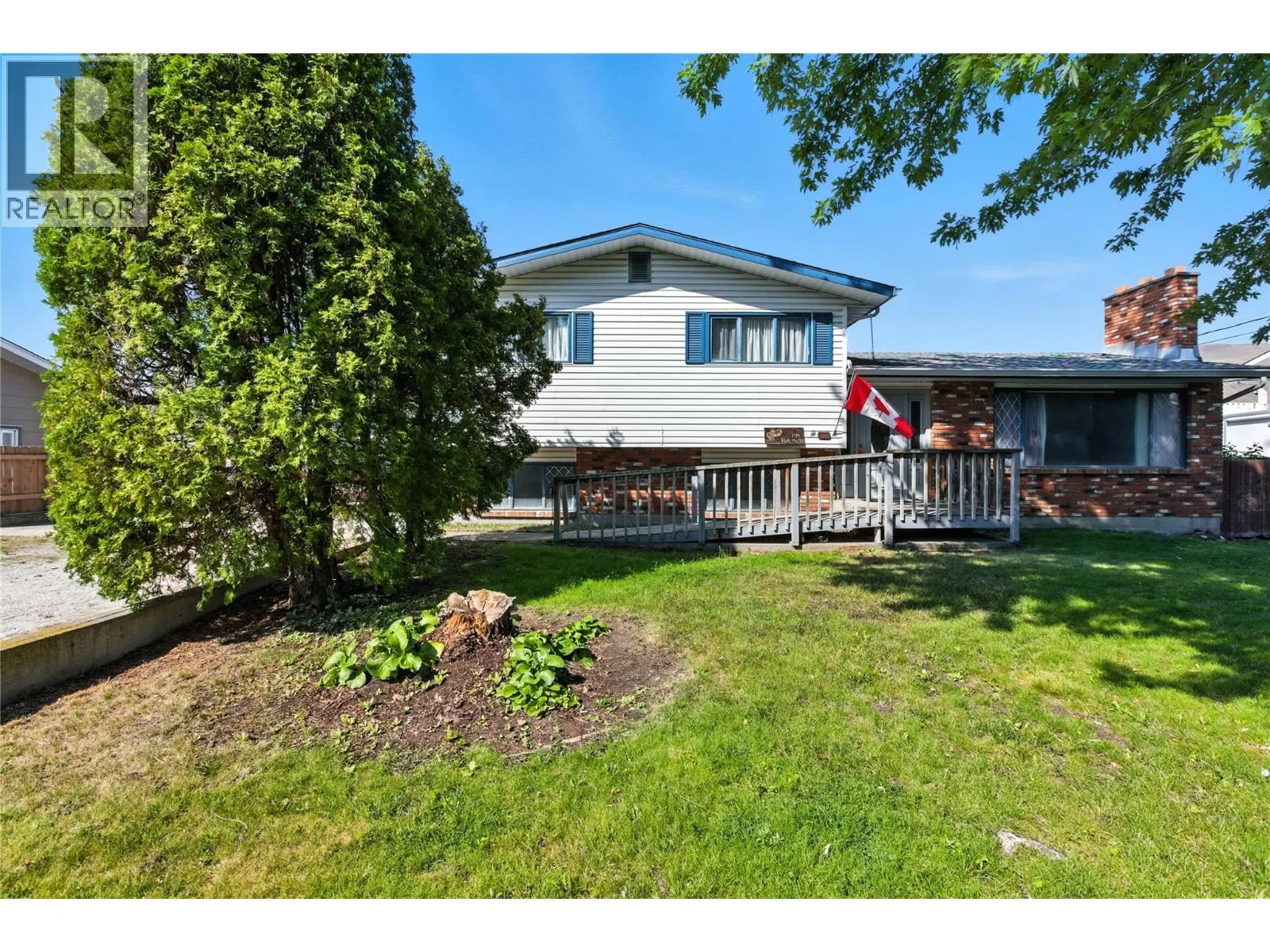 242 Cliff Crescent