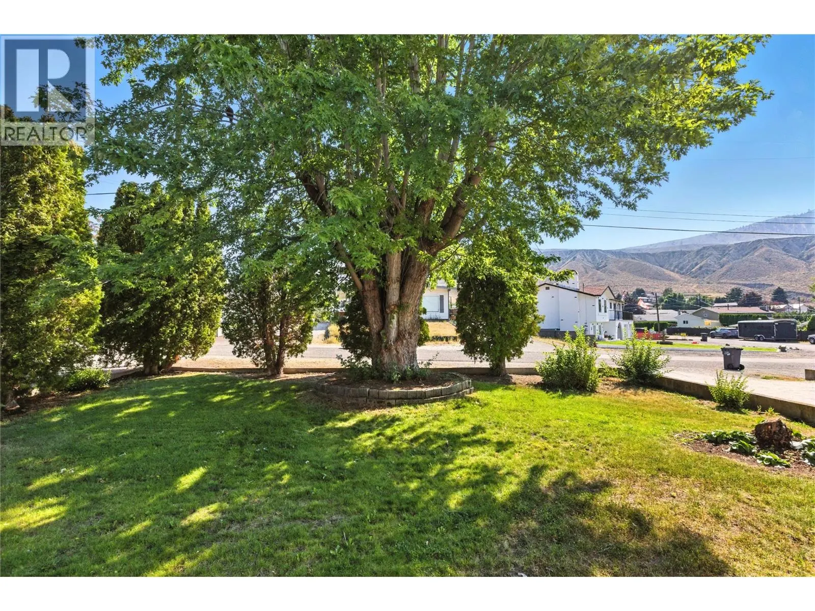 242 Cliff Crescent