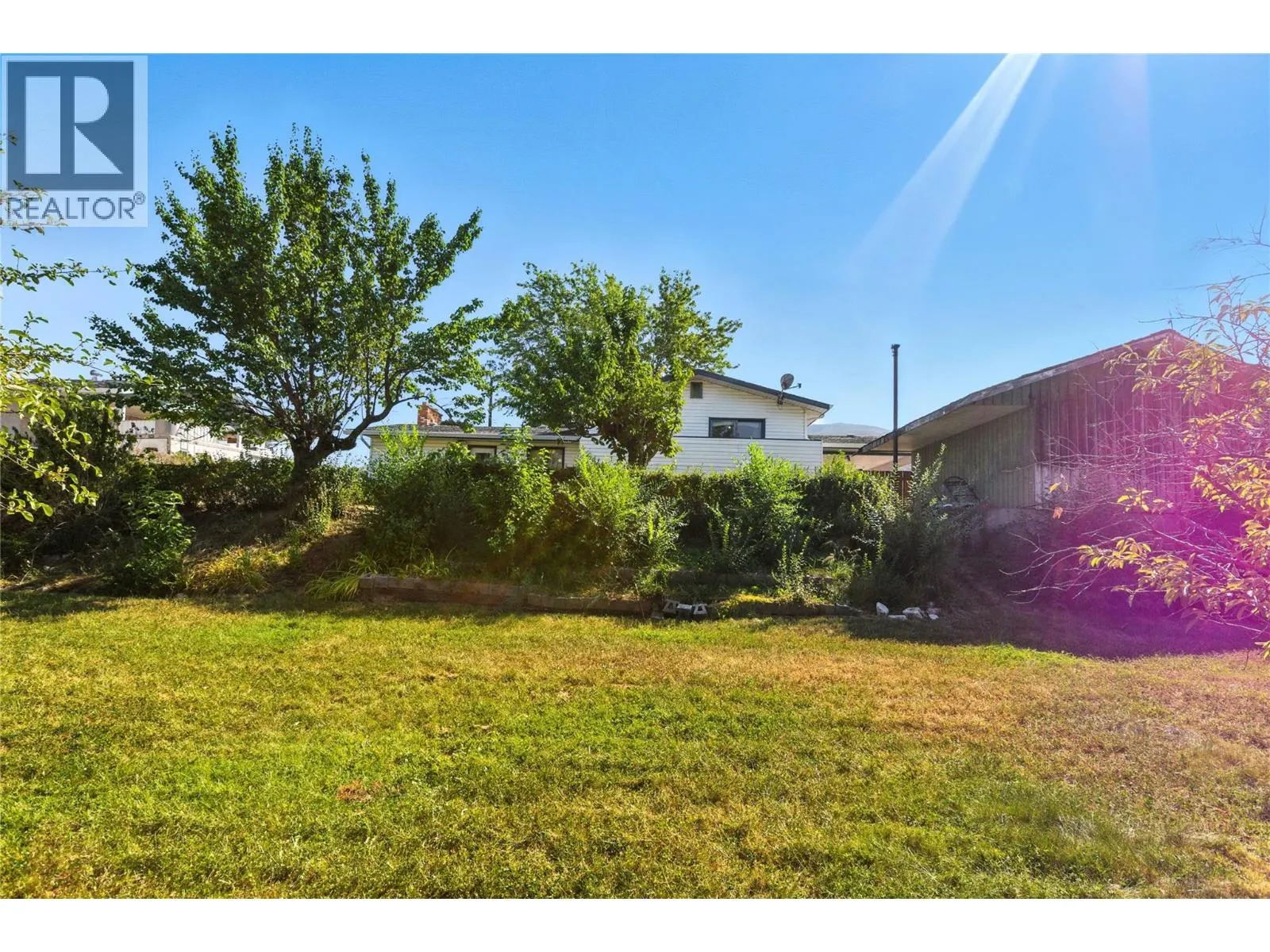 242 Cliff Crescent