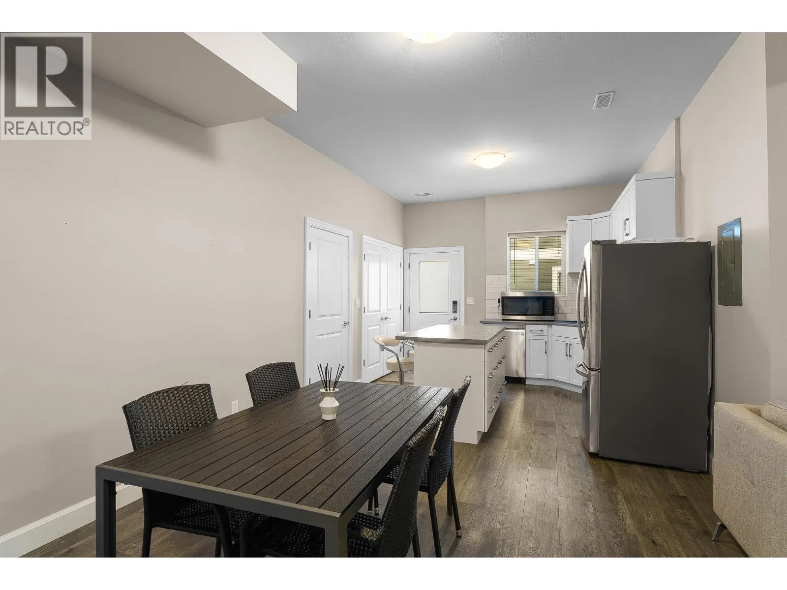 1425 DUNBAR Drive