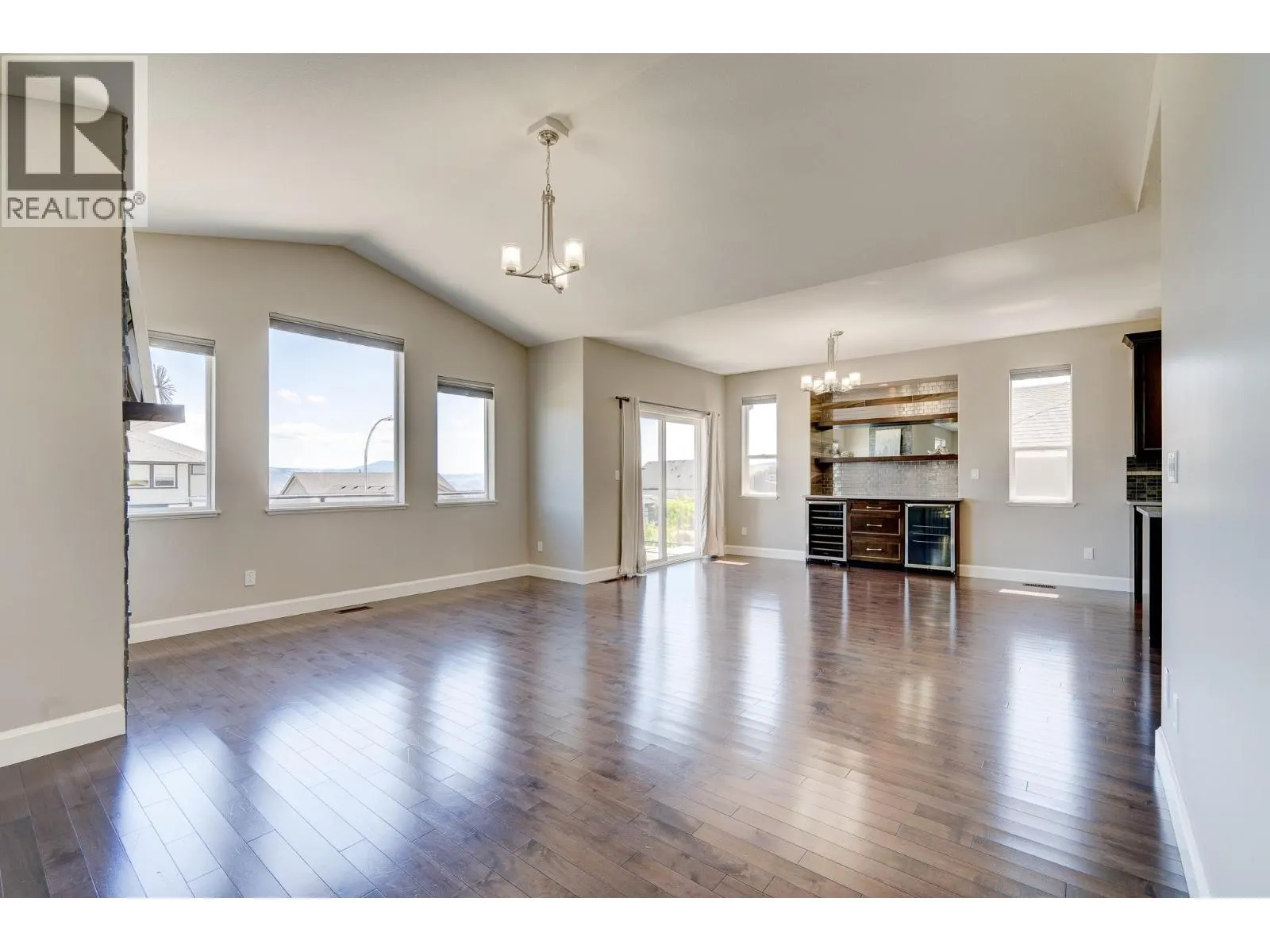1425 DUNBAR Drive