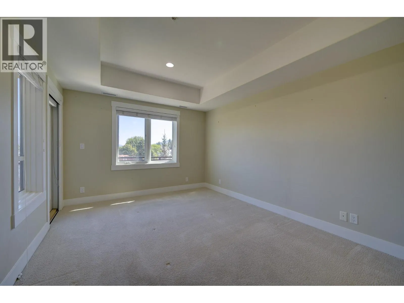 1201-1405 Springhill Drive