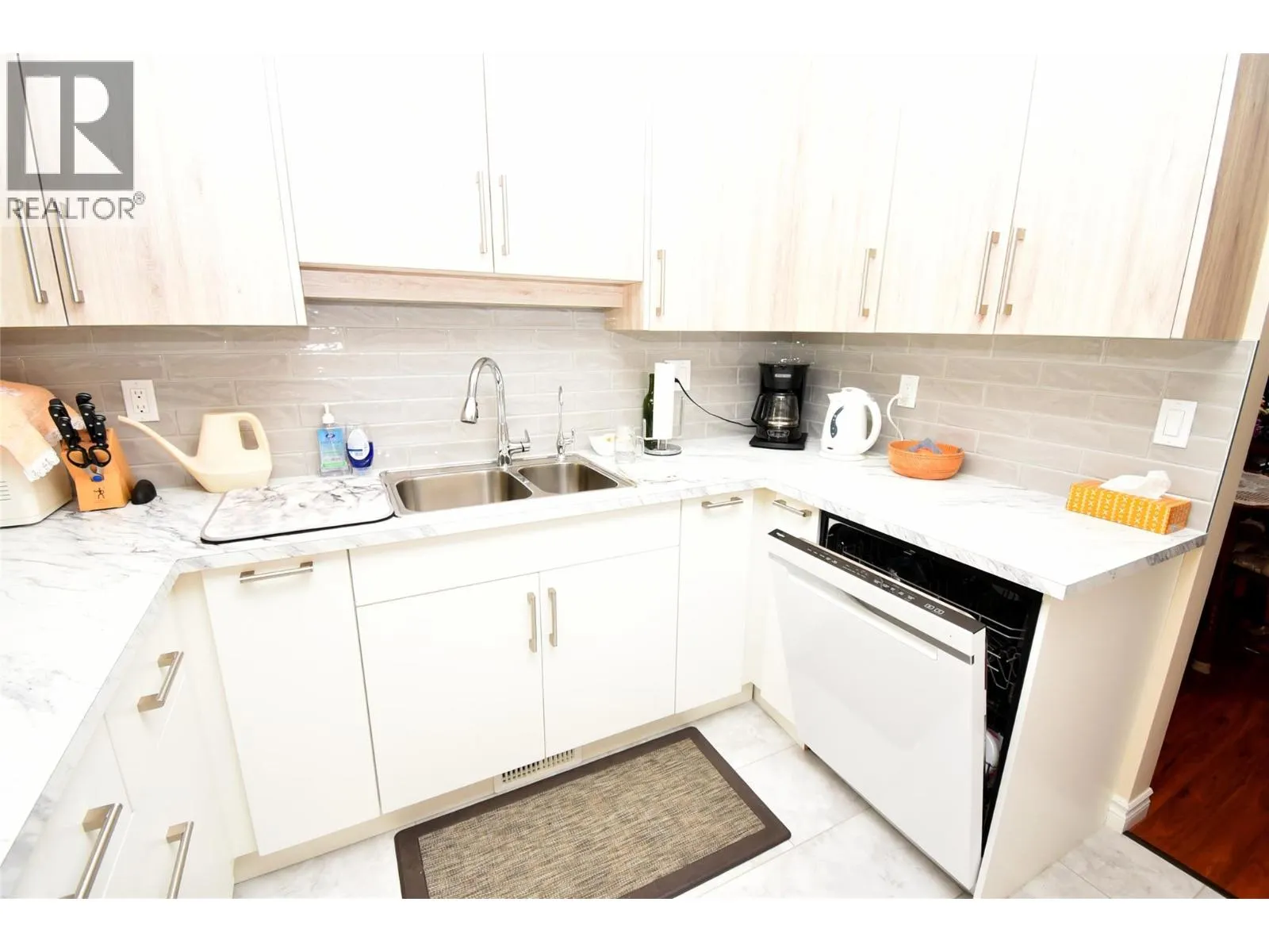 1001 30 Avenue Unit# 15