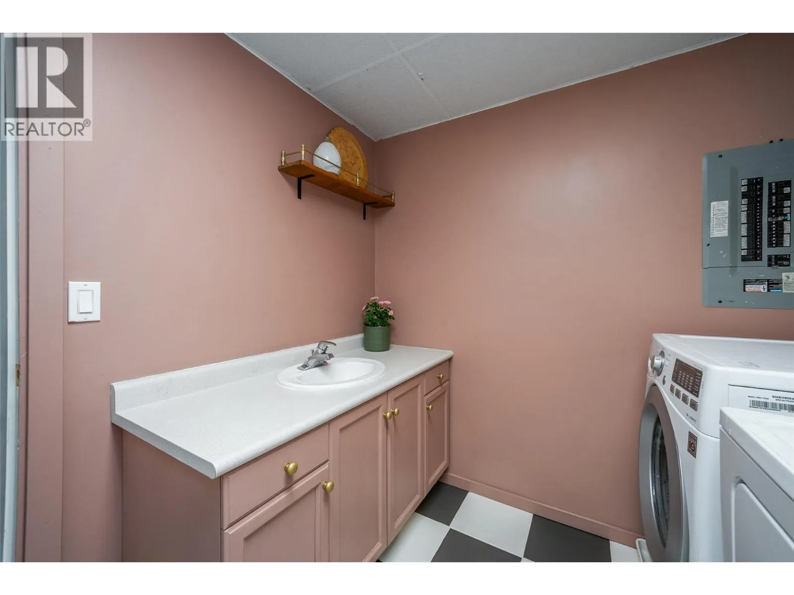 1420 Terai Road Unit# 102