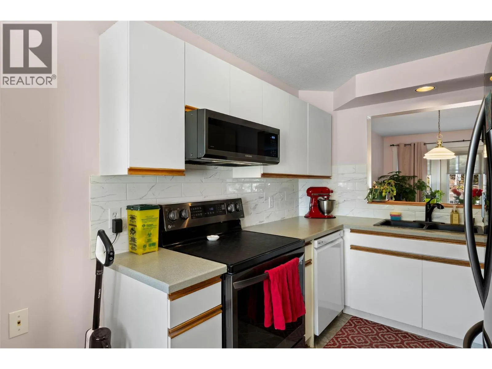 2020 ROBSON Place Unit# 25