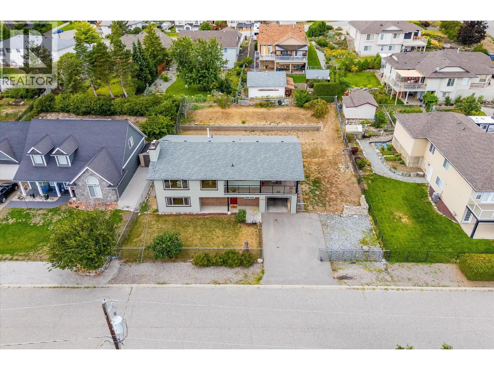 5749 MacKenzie Road