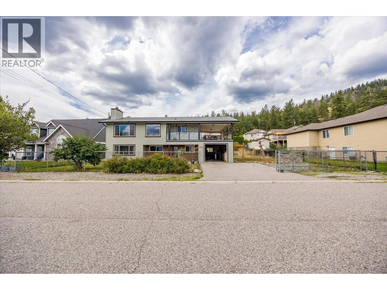 5749 MacKenzie Road