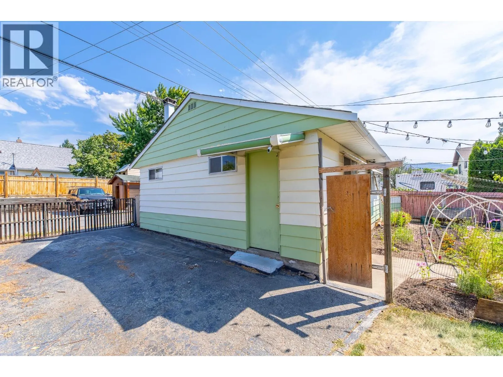 1226 KILWINNING Street
