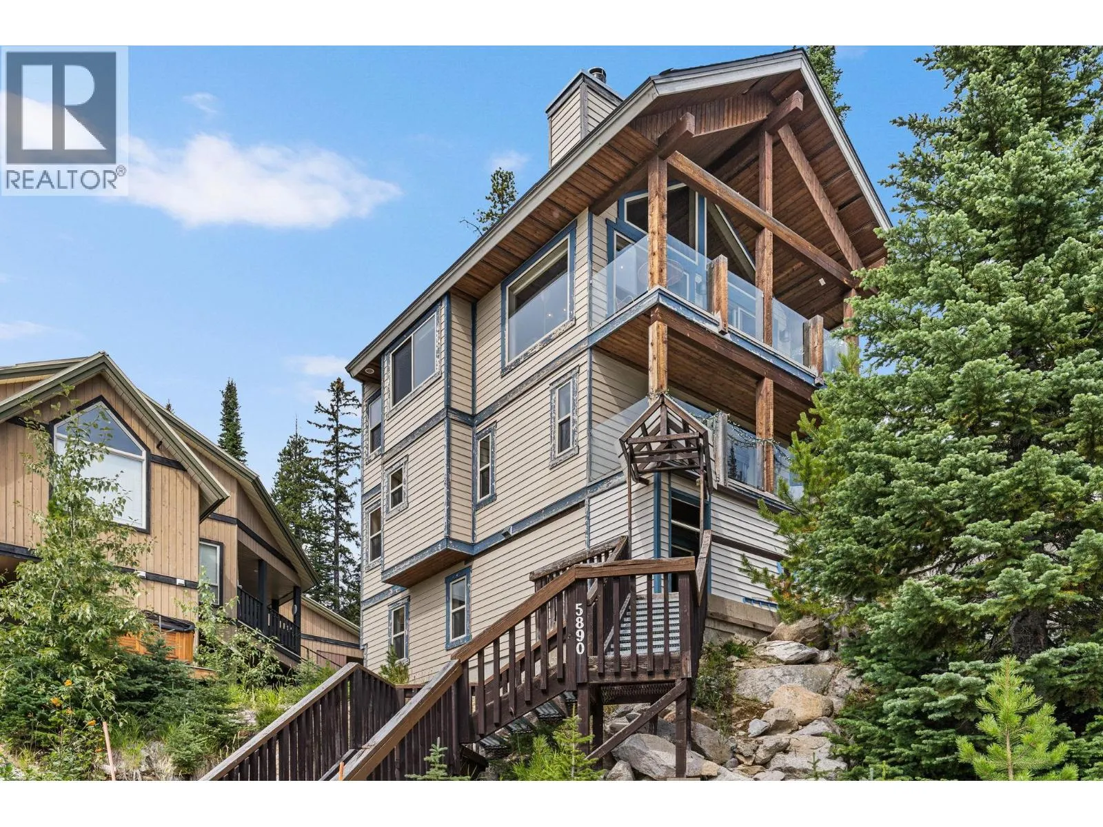5890 Snow Pines Crescent