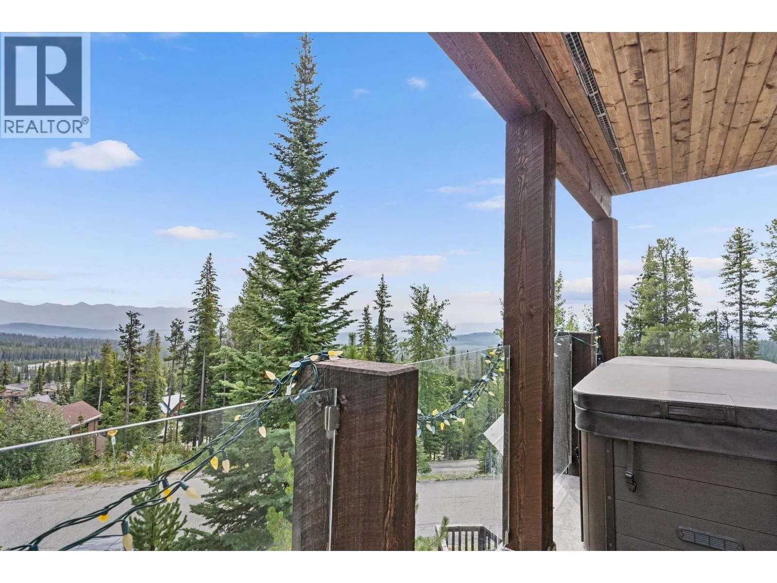 5890 Snow Pines Crescent