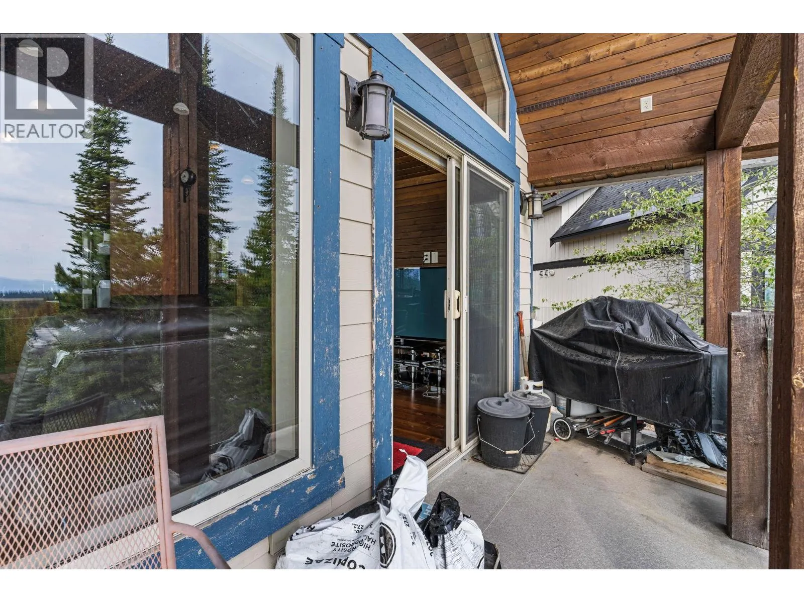 5890 Snow Pines Crescent