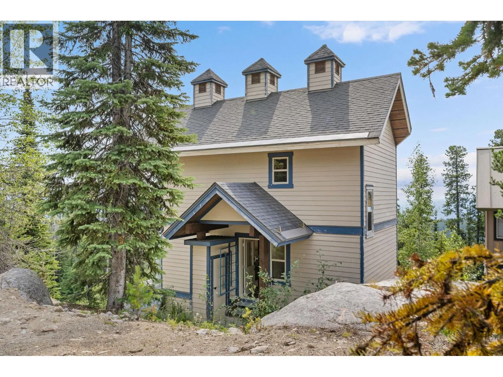 5890 Snow Pines Crescent
