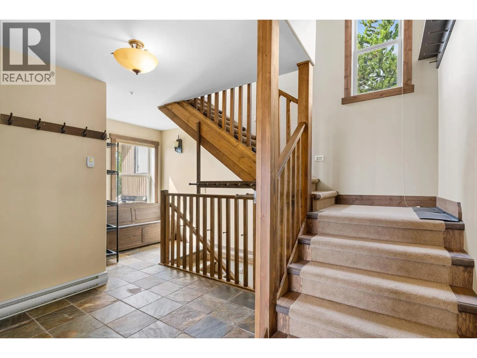 5890 Snow Pines Crescent