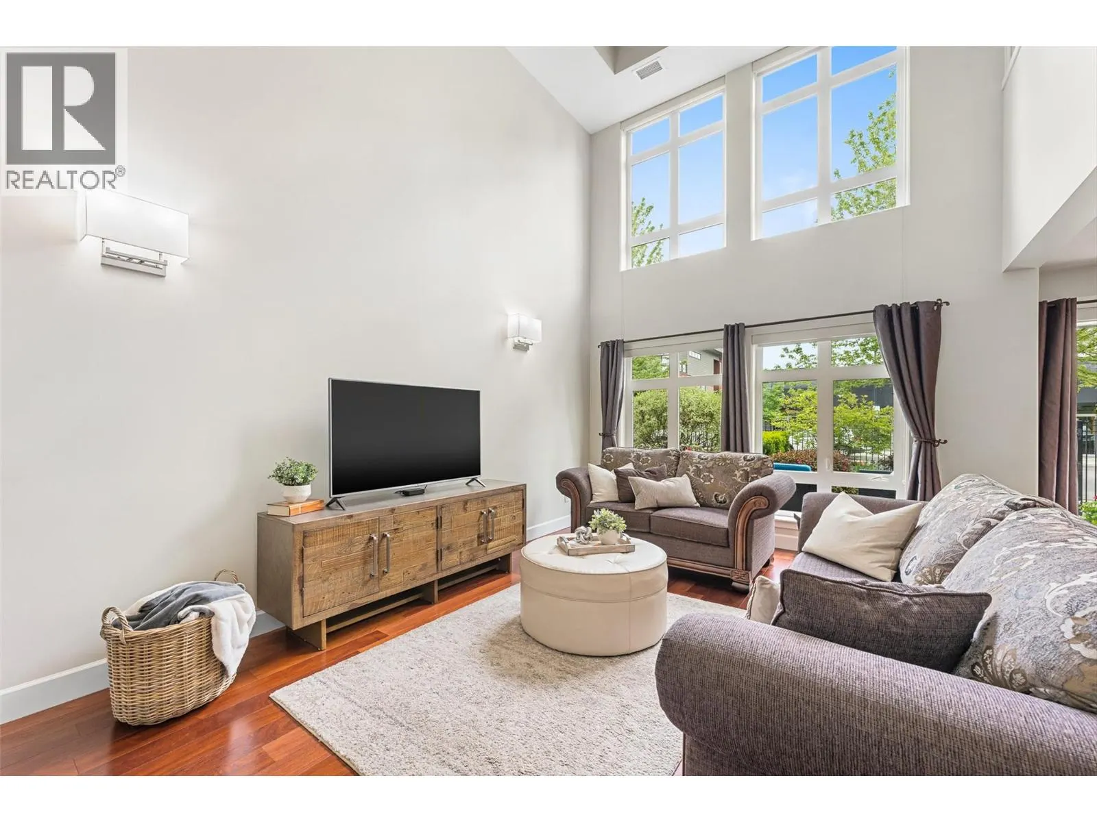 457 West Avenue Unit# 111