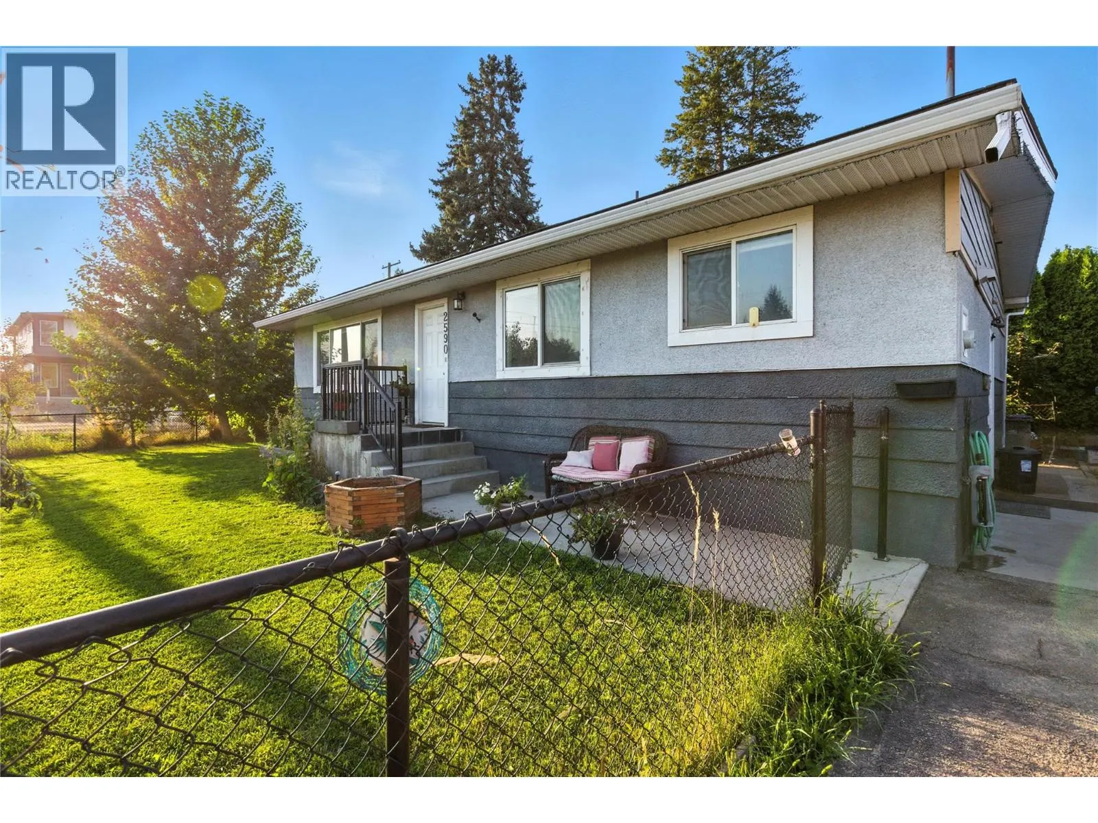 2590 Tranquille Road