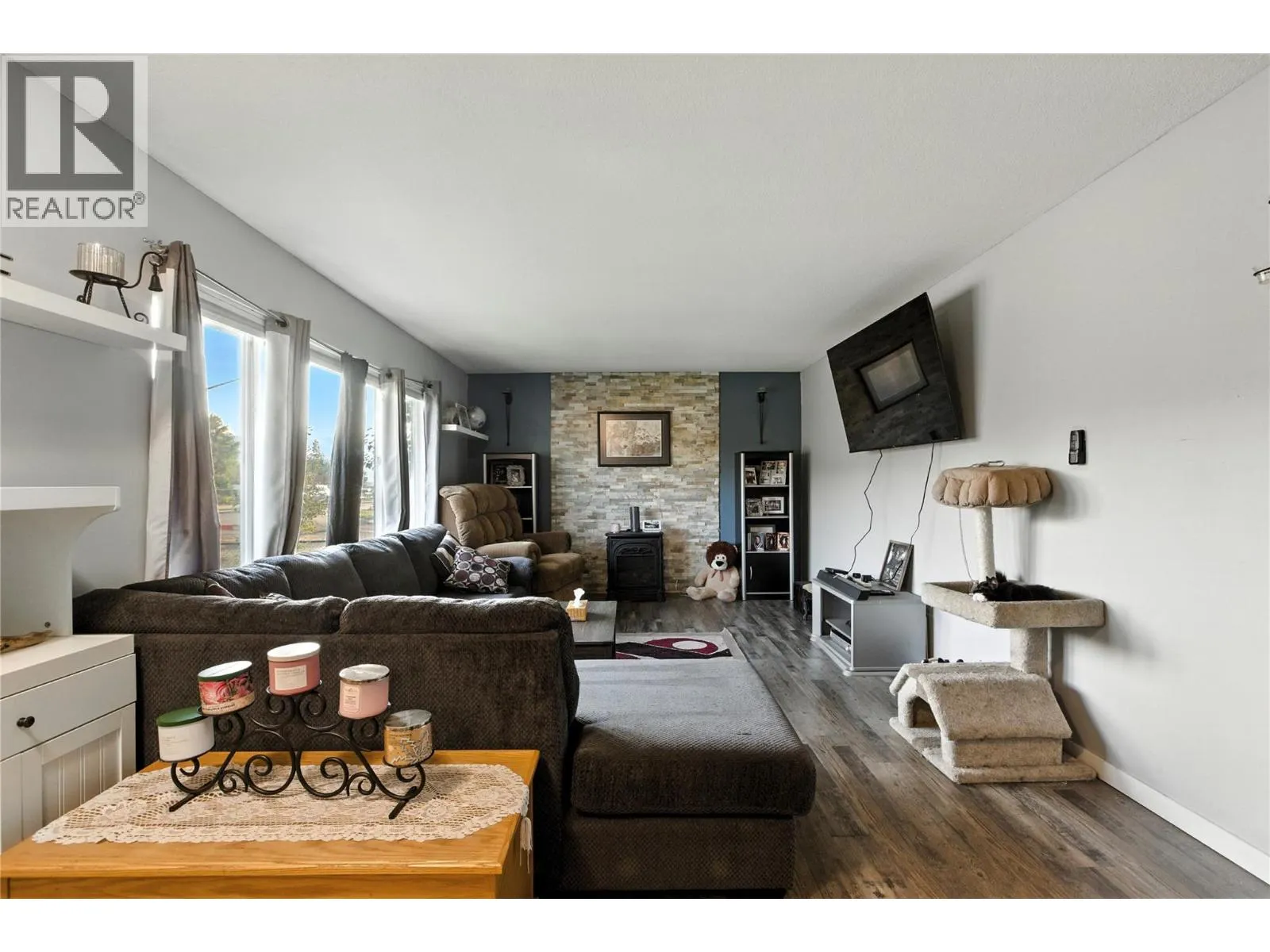 2590 Tranquille Road
