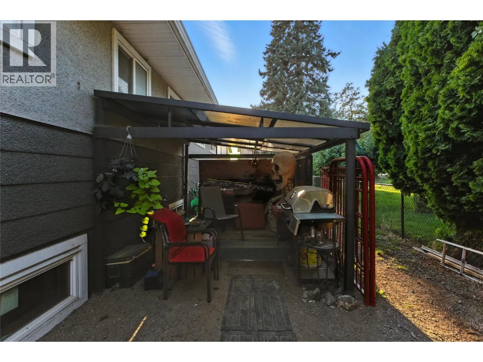 2590 Tranquille Road