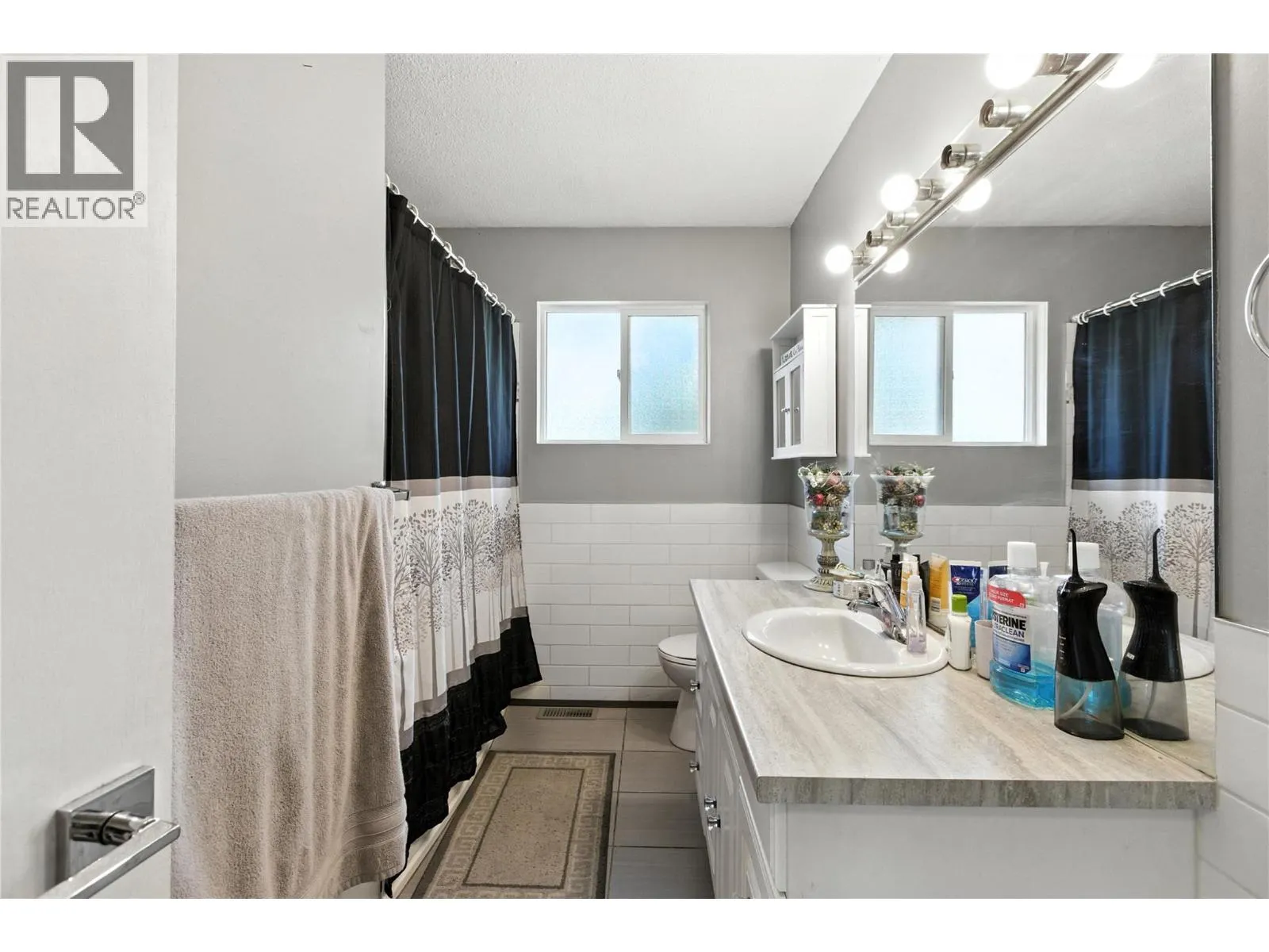 2590 Tranquille Road