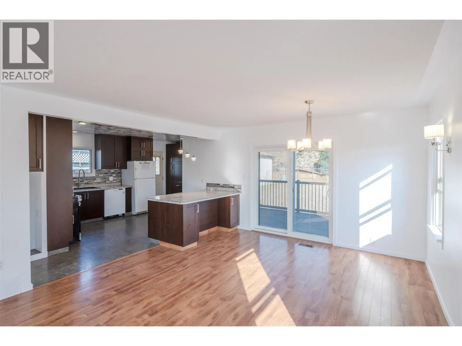 6556 Kootenay Street