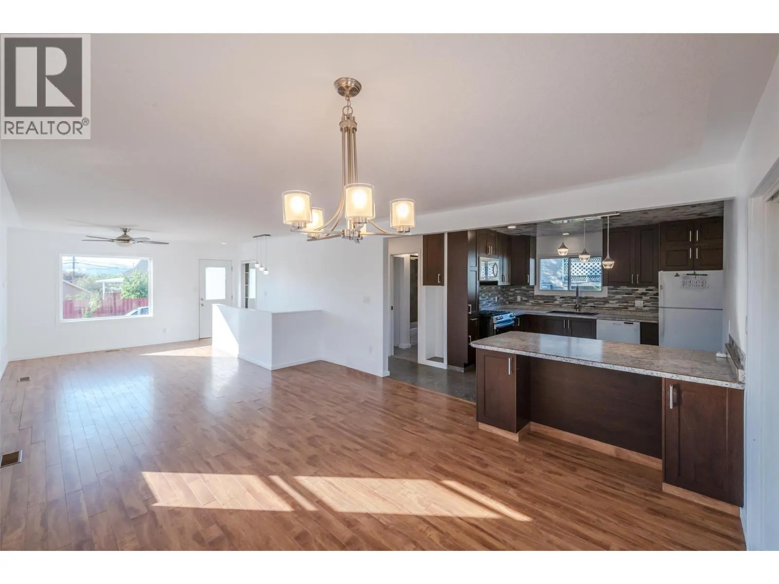 6556 Kootenay Street